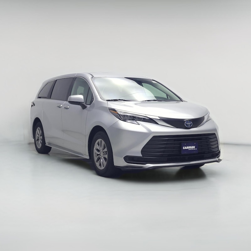 2025 Toyota Sienna LE