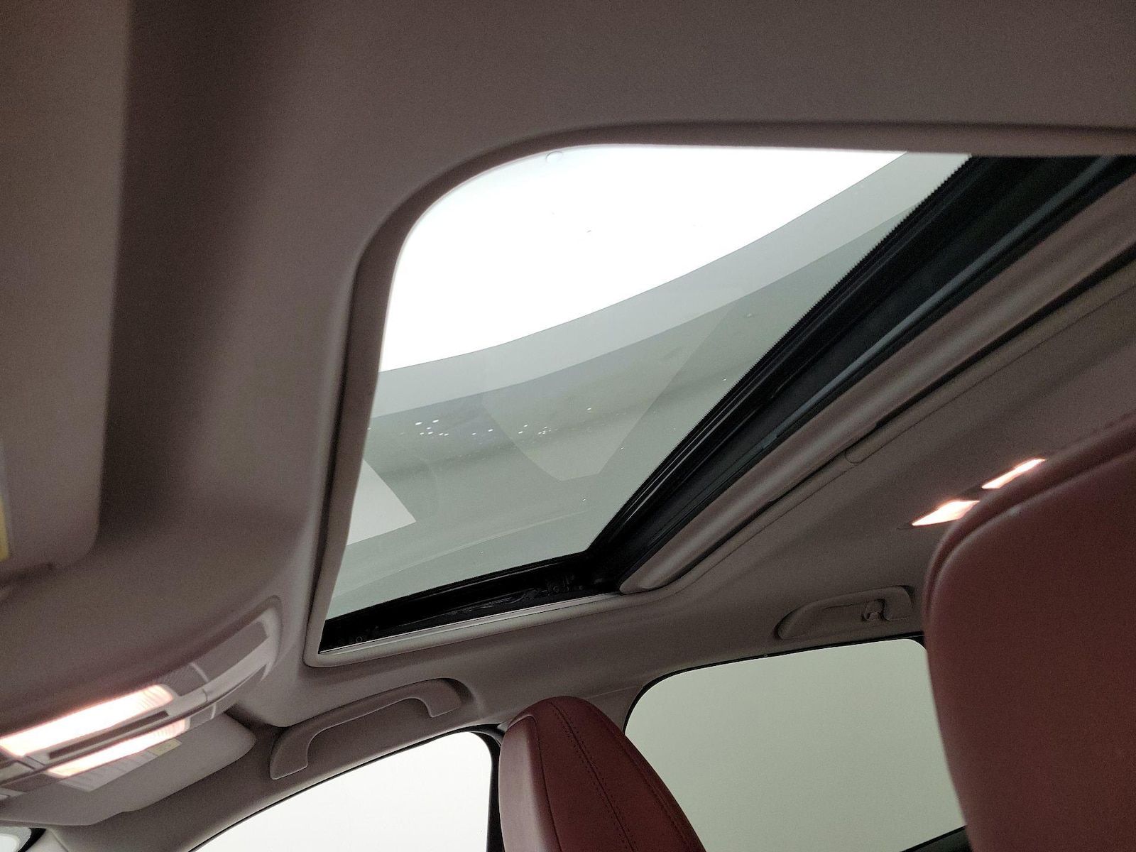 Sunroof(s) & Overhead Airbags