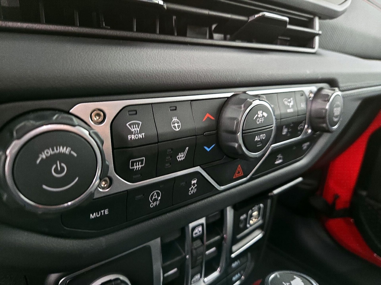 2025 Jeep Wrangler 4-Door Rubicon - Photo 17