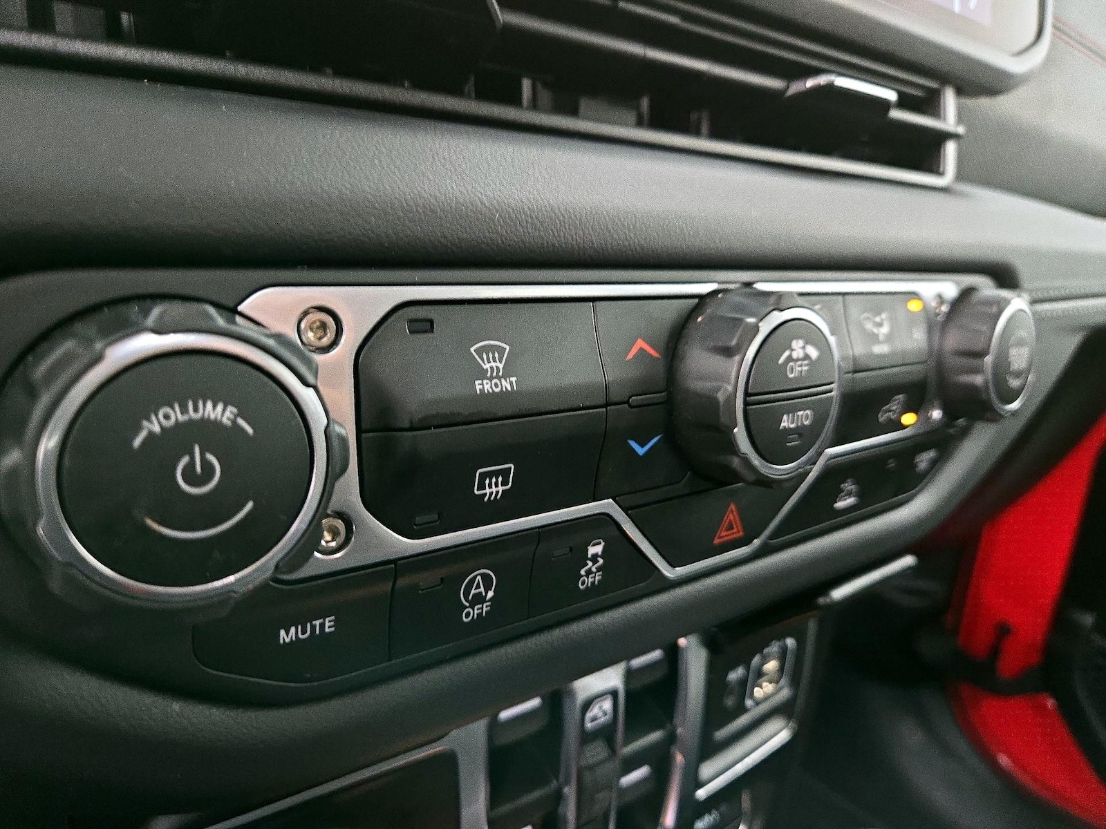 2025 Jeep Wrangler 4-Door Rubicon - Photo 17
