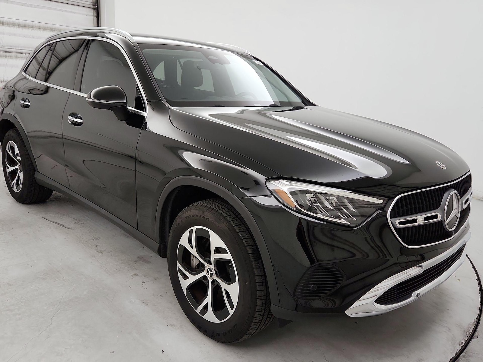 2025 Mercedes-Benz GLC