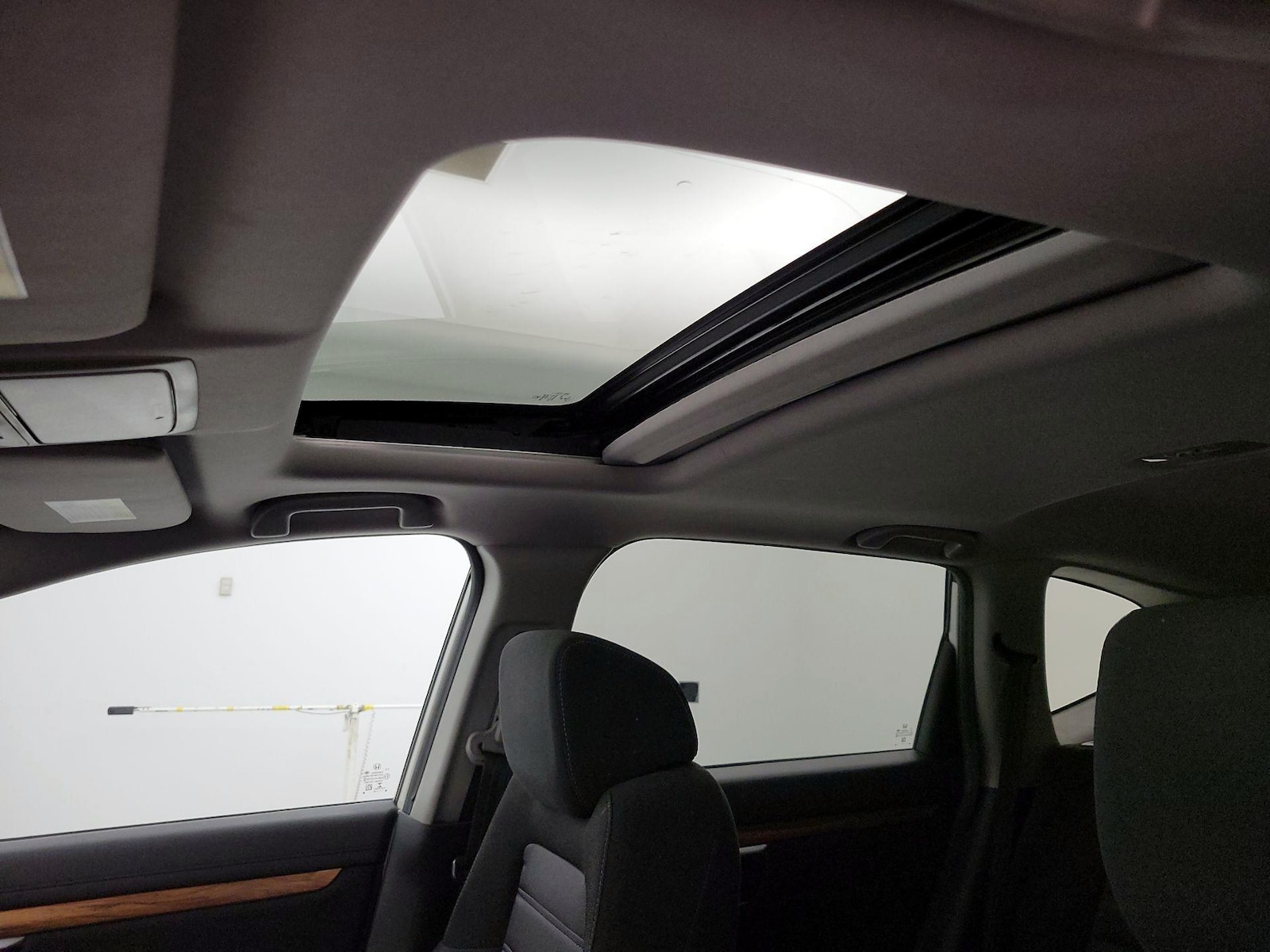 Sunroof(s) & Overhead Airbags