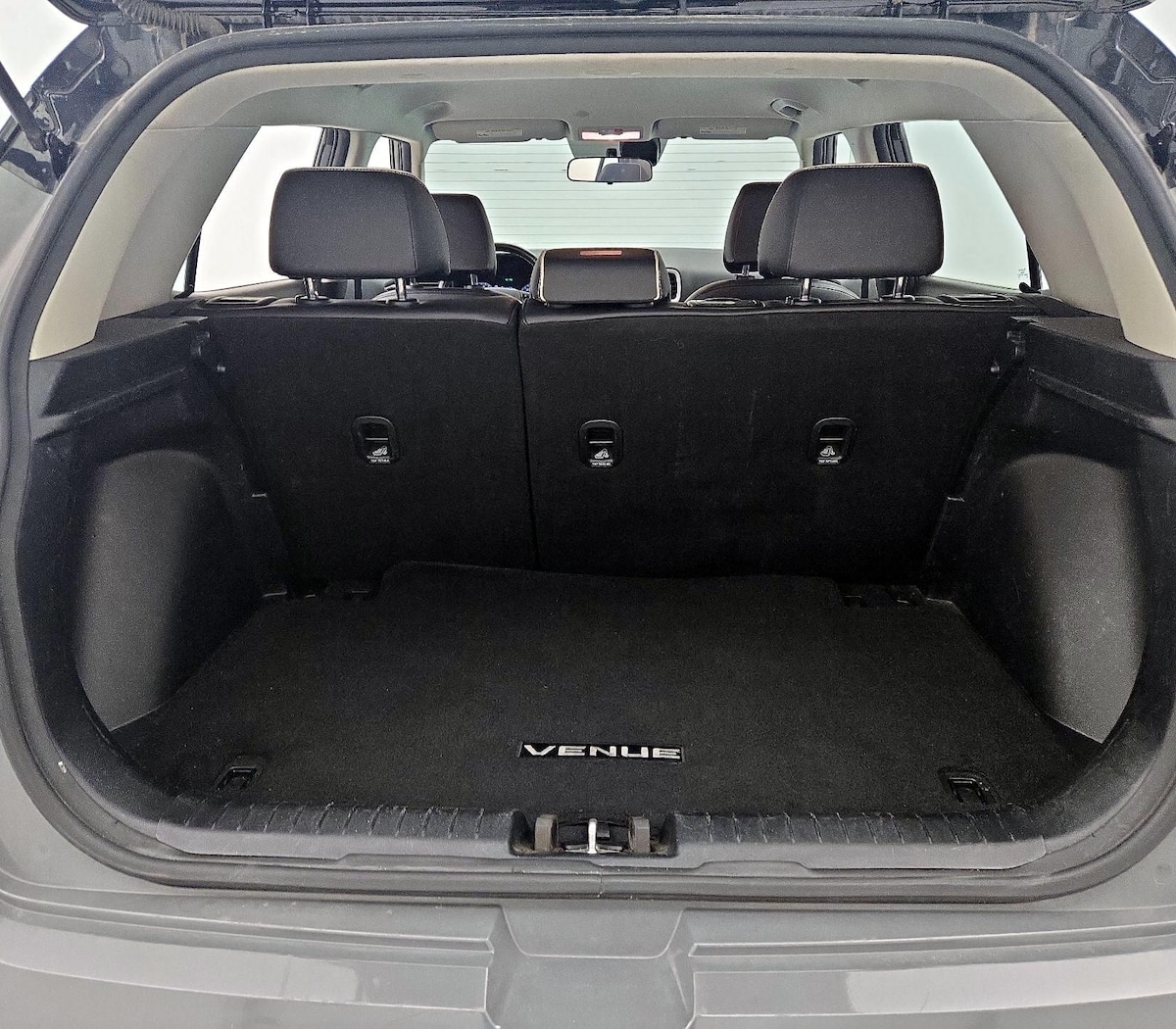 Trunk/Cargo (Seats Up)