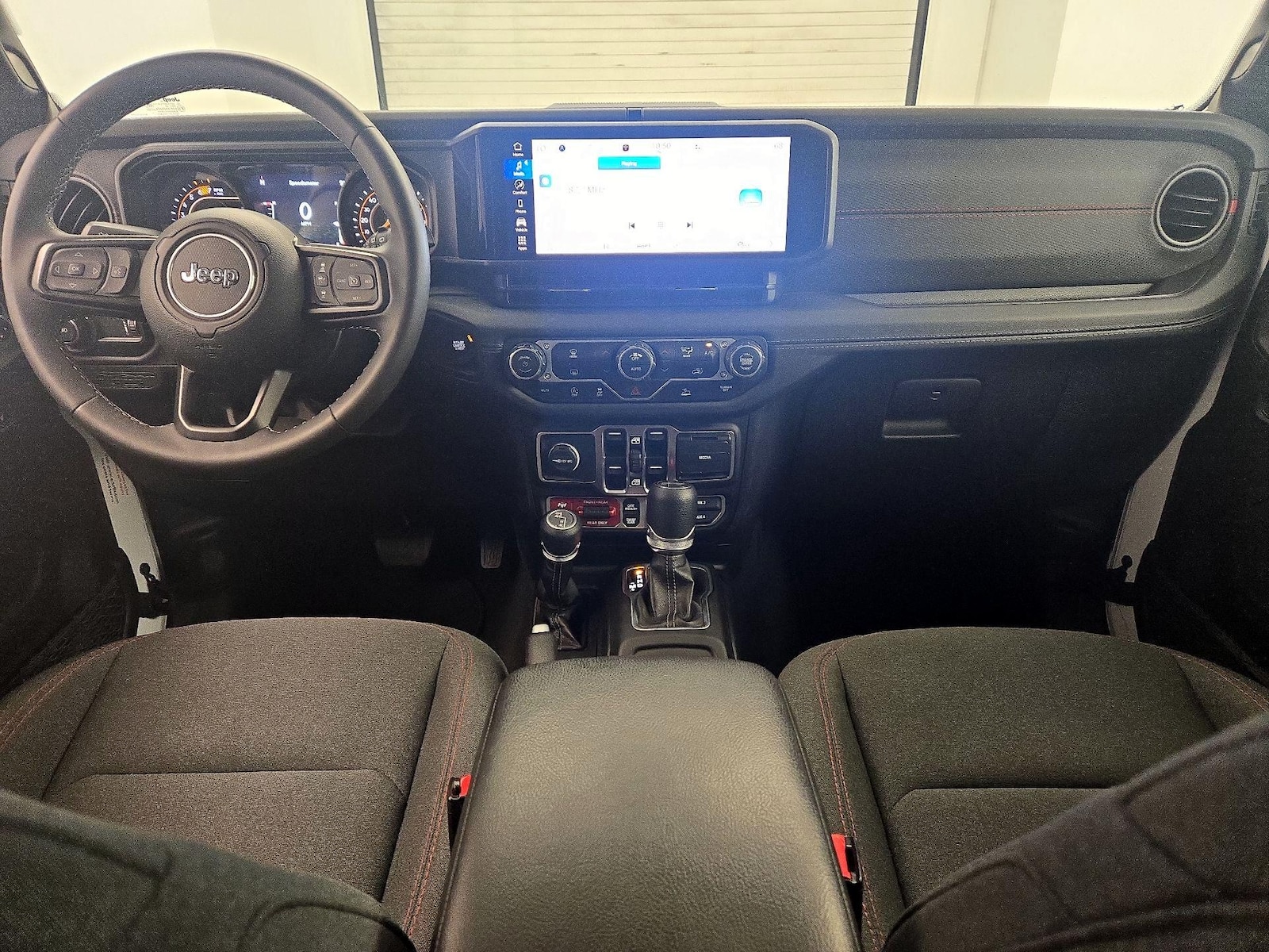 2025 Jeep Wrangler 4-Door Rubicon - Photo 10