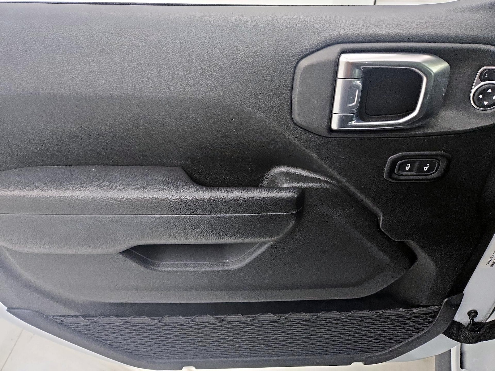 2025 Jeep Wrangler 4-Door Rubicon - Photo 13