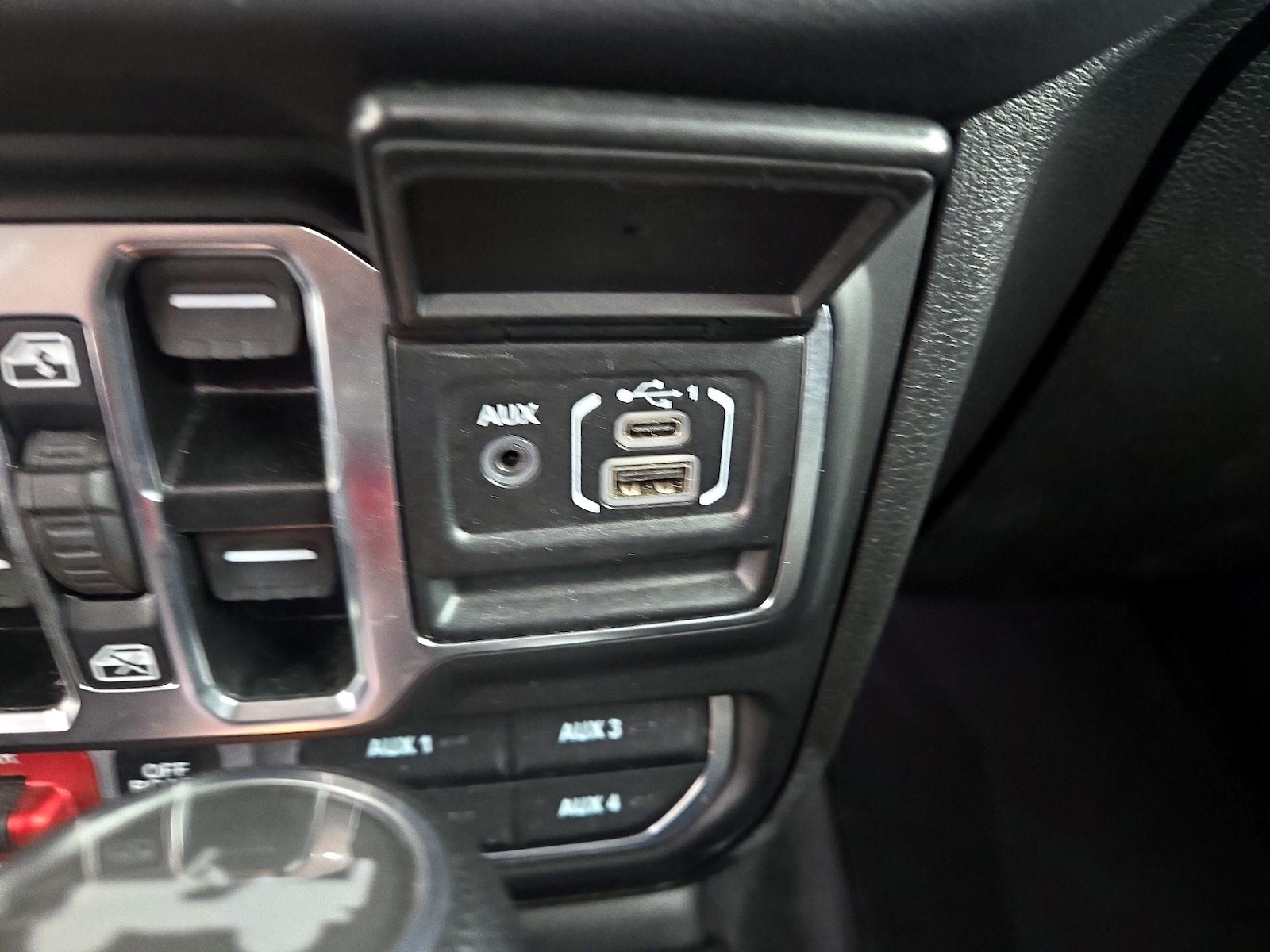 2025 Jeep Wrangler 4-Door Rubicon - Photo 19