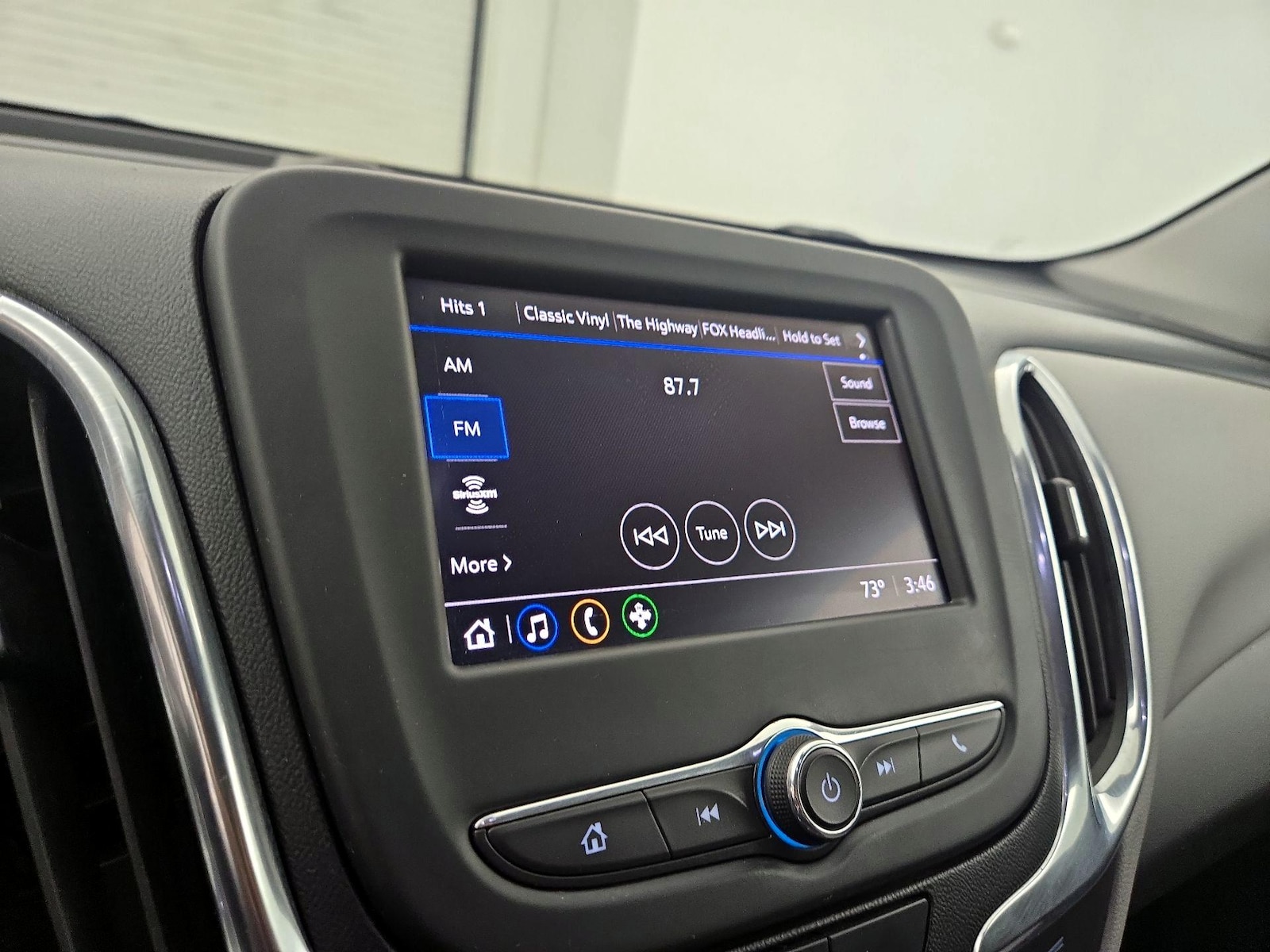 2022 Chevrolet Equinox LT - Photo 16