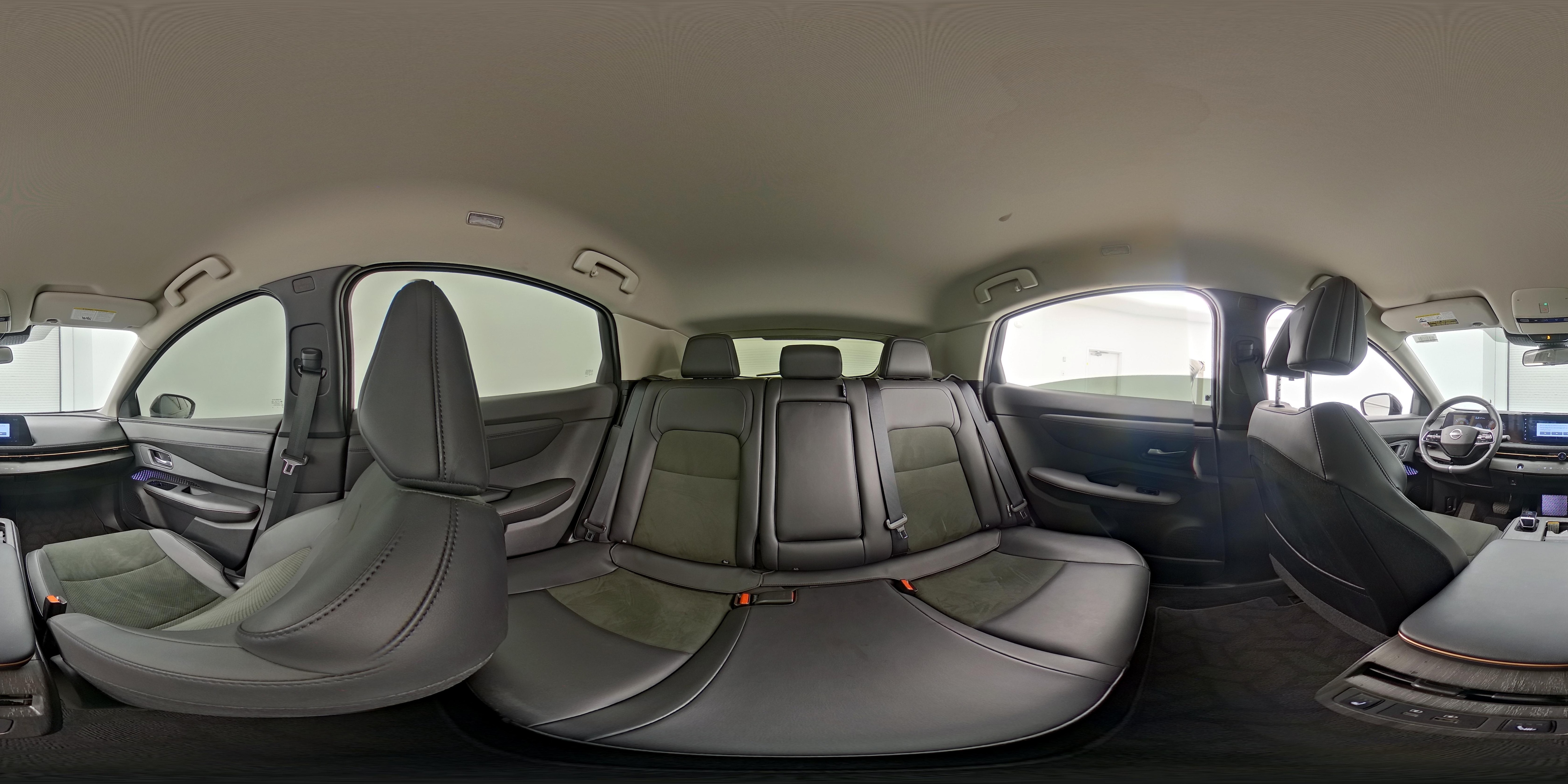 2024 Nissan ARIYA Engage+ - Photo 25