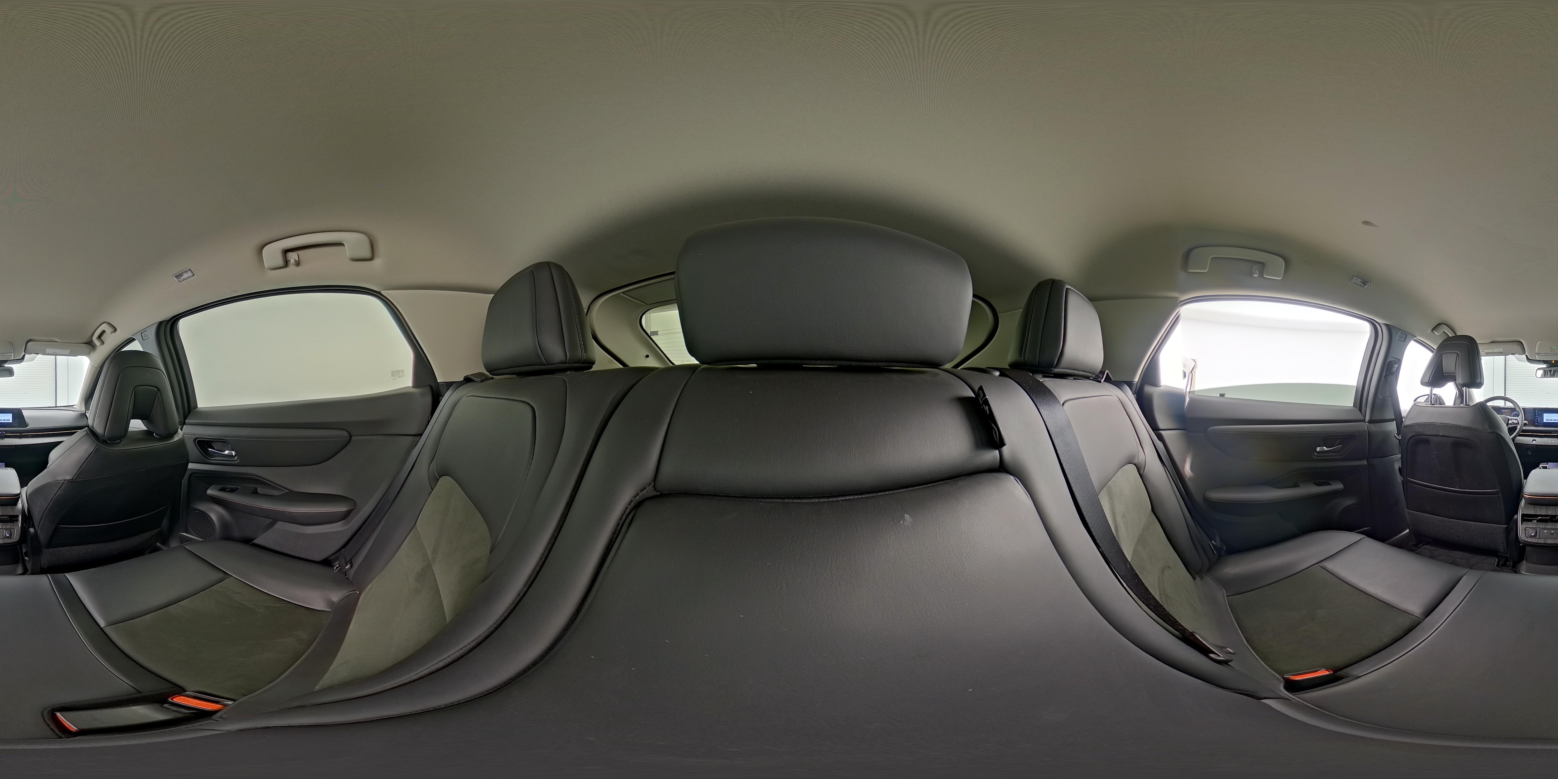2024 Nissan ARIYA Engage+ - Photo 26