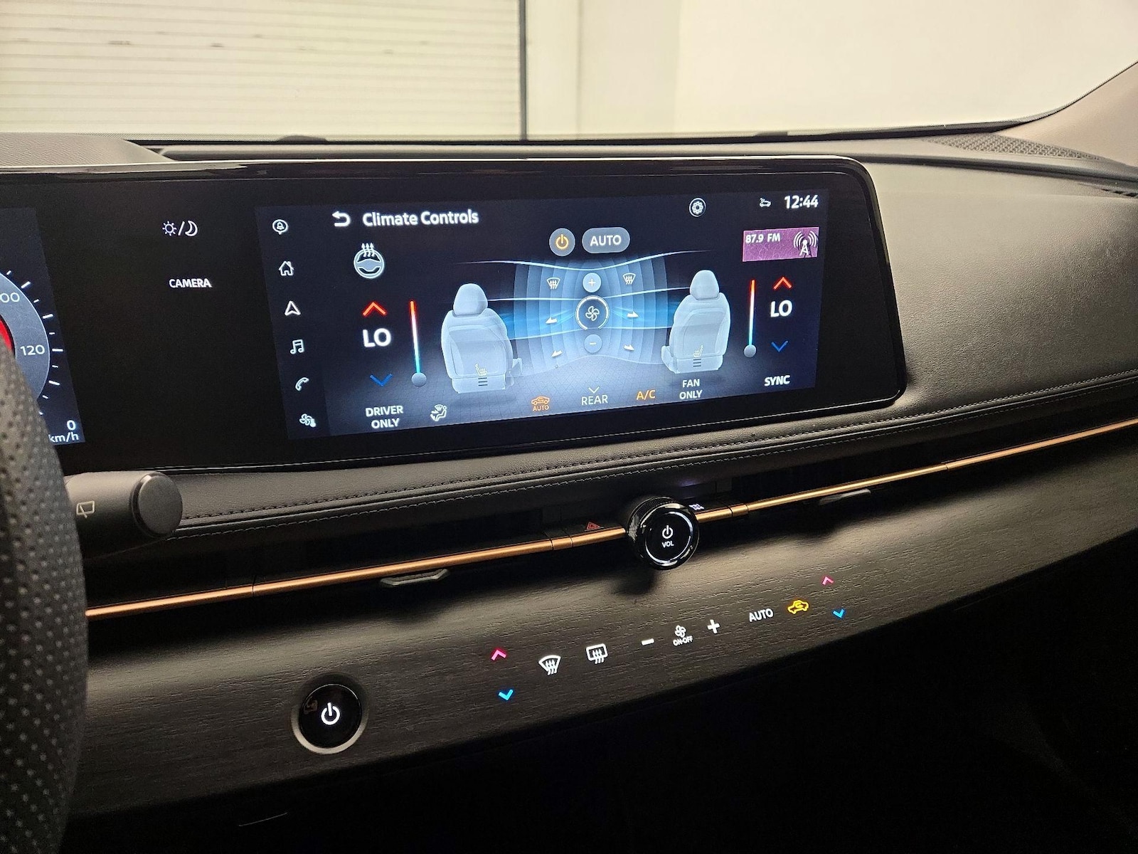 2024 Nissan ARIYA Engage+ - Photo 18