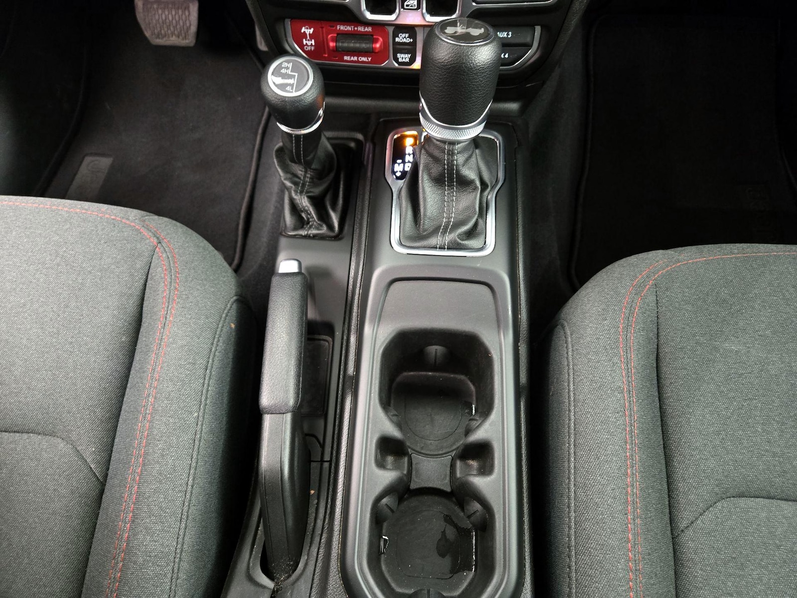 2025 Jeep Wrangler 4-Door Rubicon - Photo 18