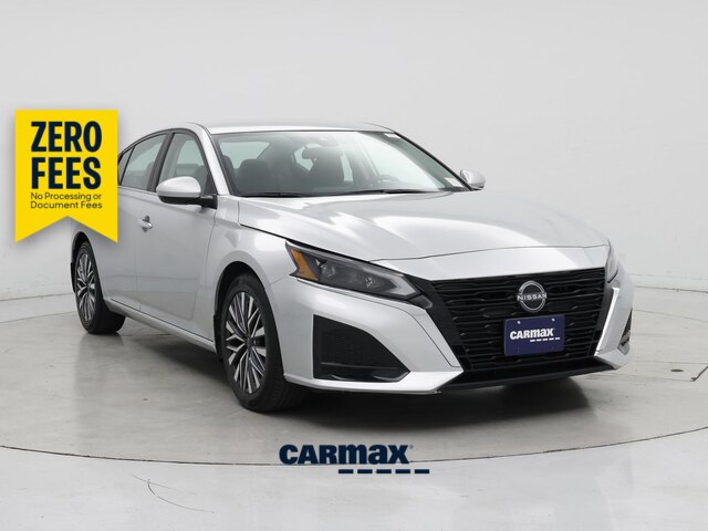 Silver 2023 Nissan Altima Sedan Front-Wheel Drive Automatic