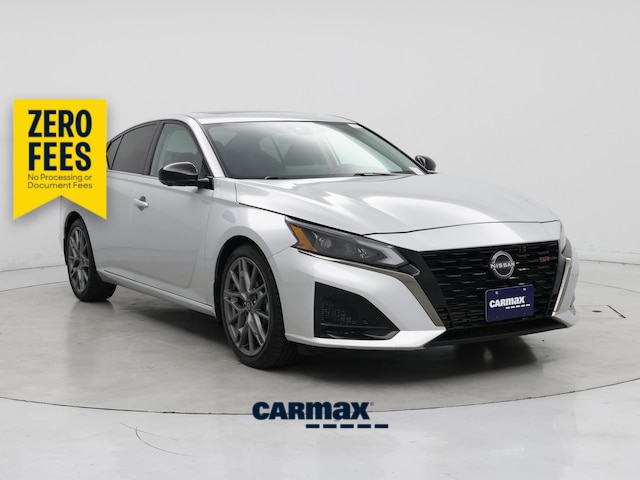 Silver 2023 Nissan Altima Sedan Front-Wheel Drive Automatic
