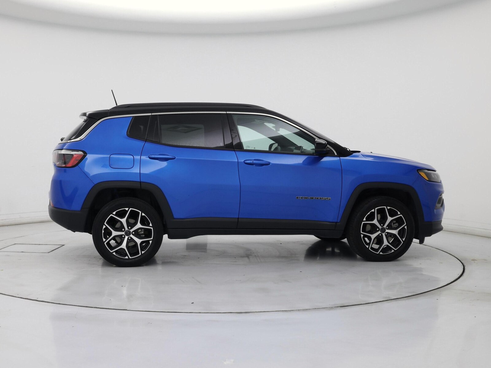 2025 Jeep Compass Limited - Photo 8