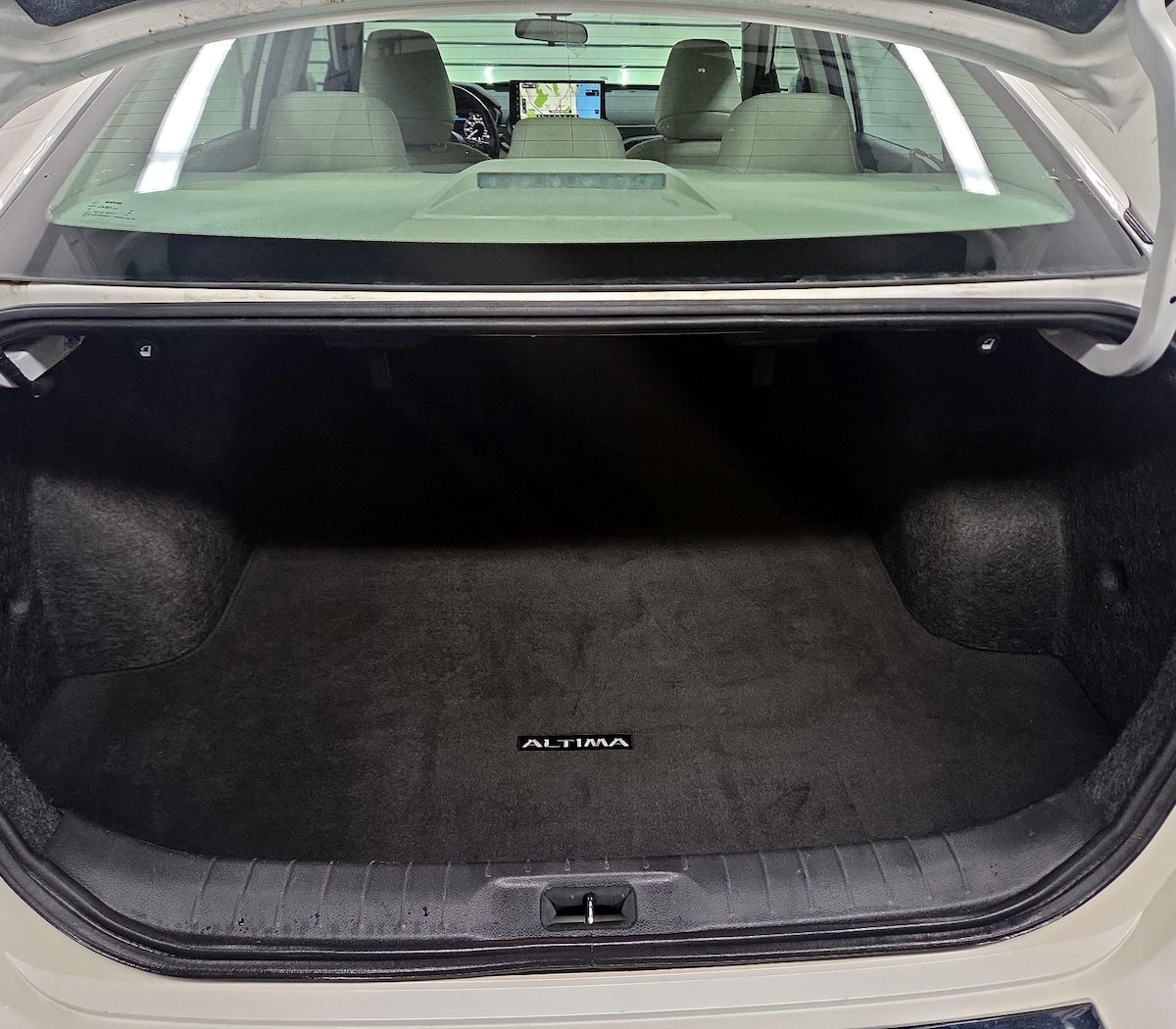 Trunk/Cargo (Seats Up)
