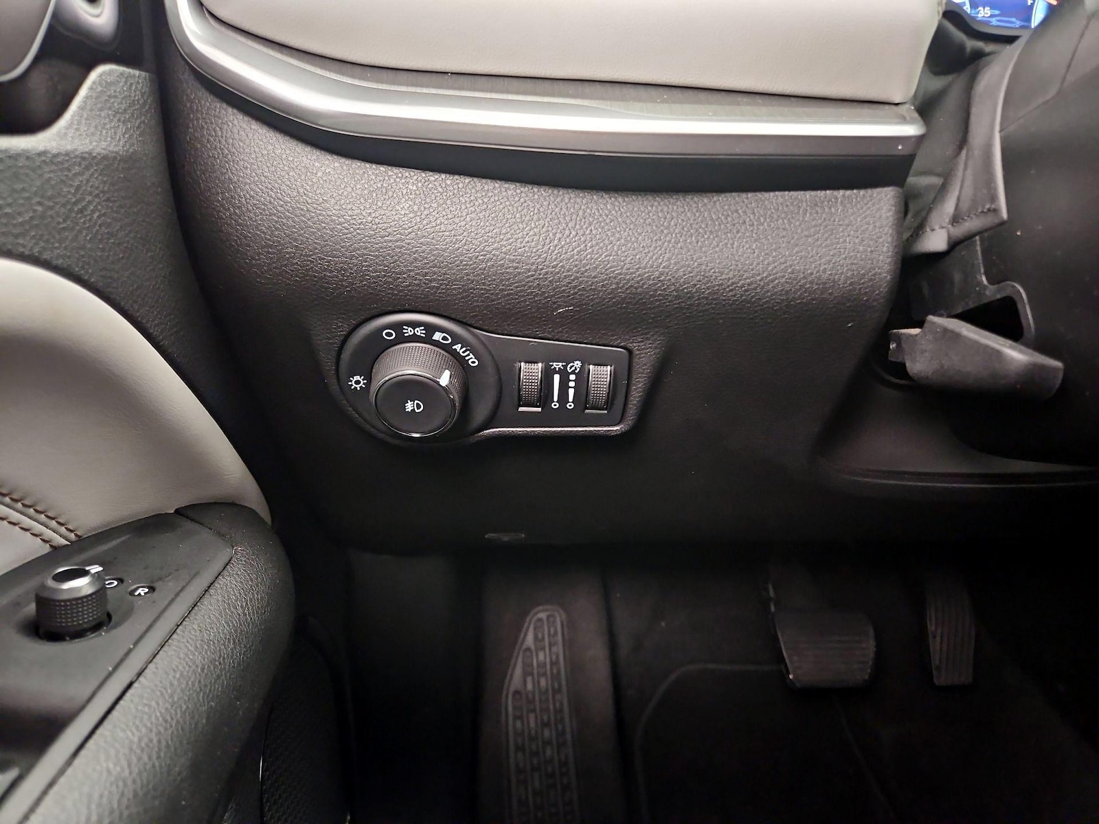 2025 Jeep Compass Limited - Photo 14