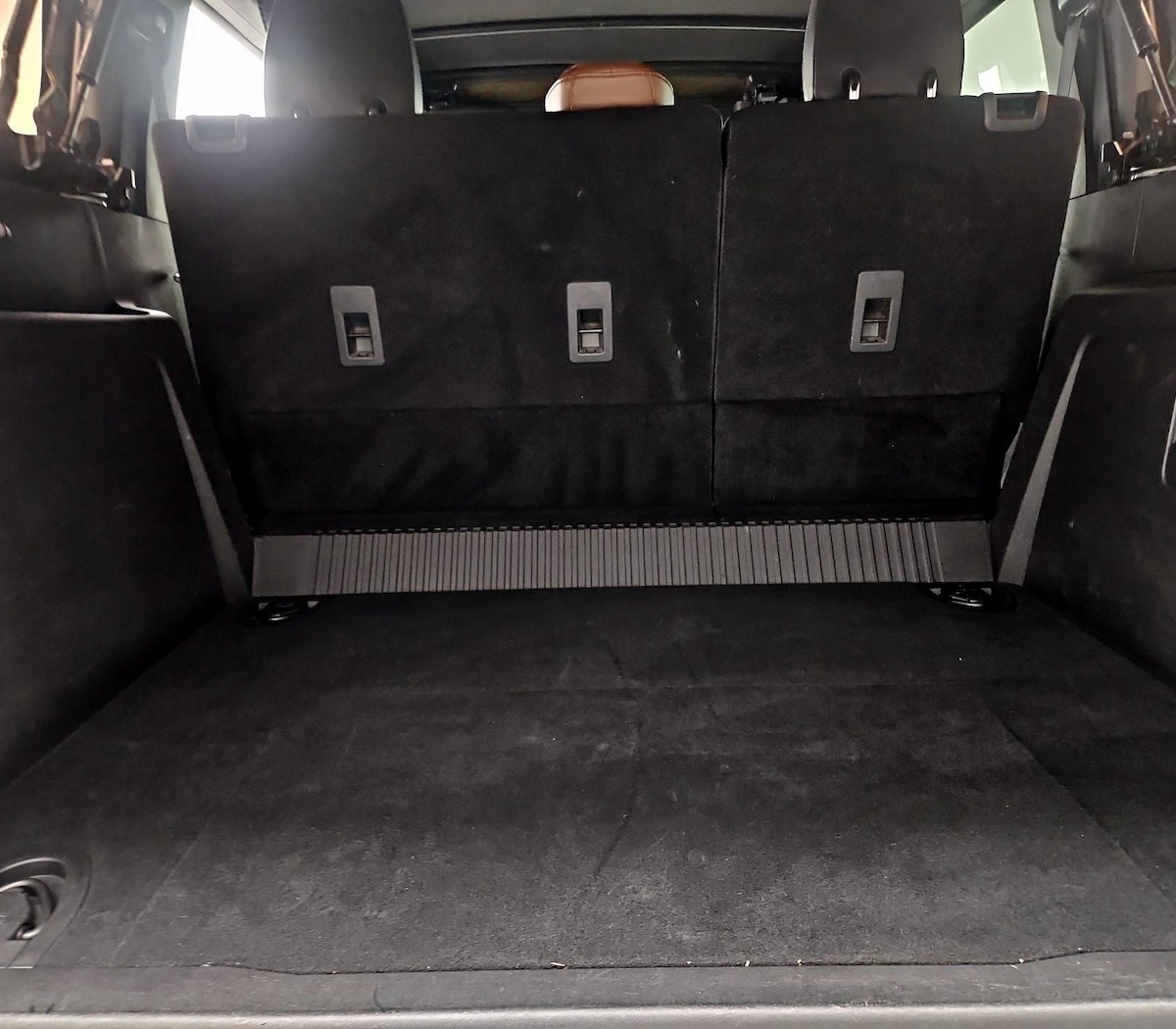 Trunk/Cargo (Seats Up)