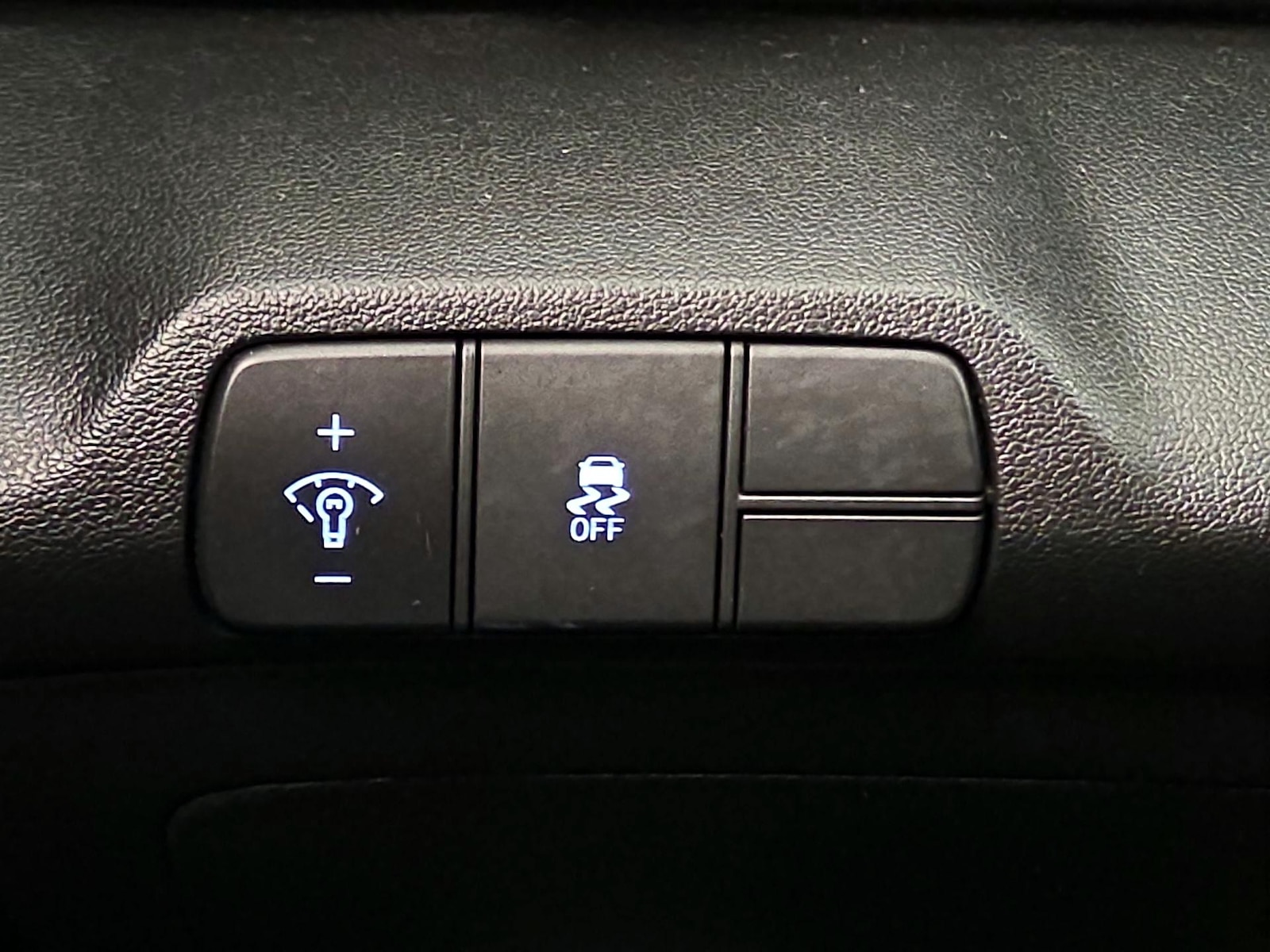 2025 Hyundai Elantra SEL - Photo 14