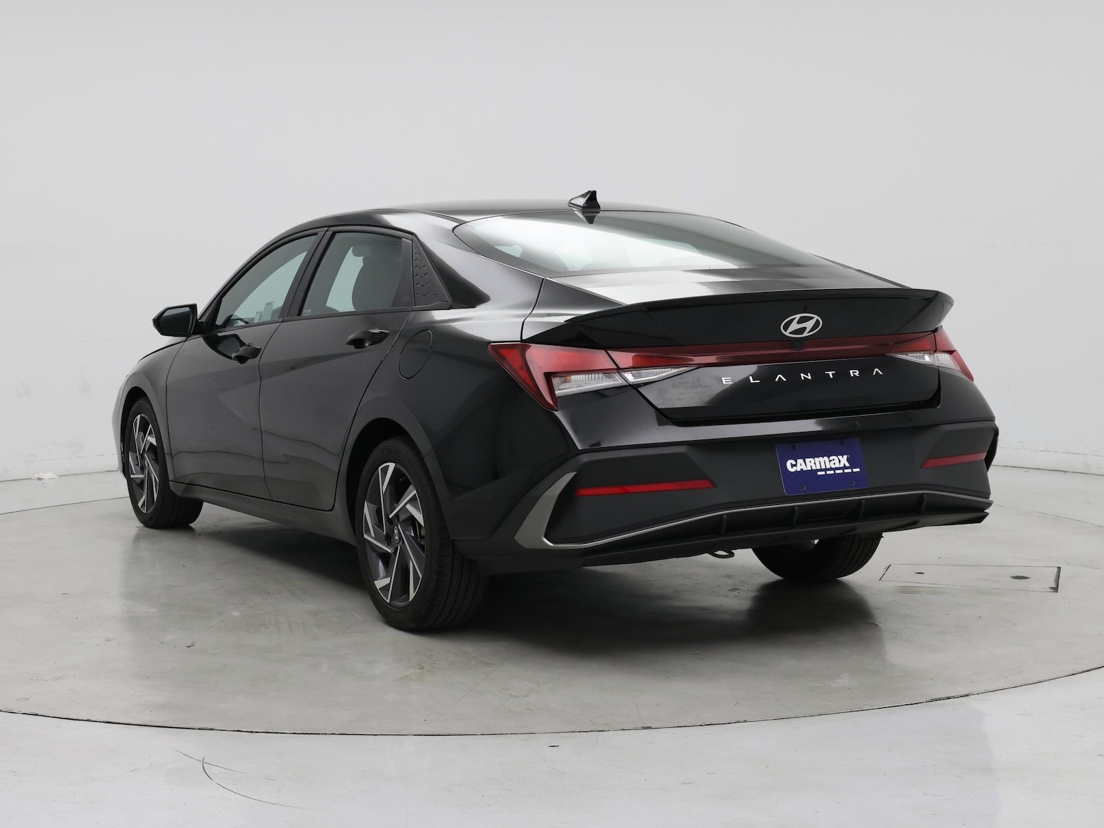2025 Hyundai Elantra SEL - Photo 3