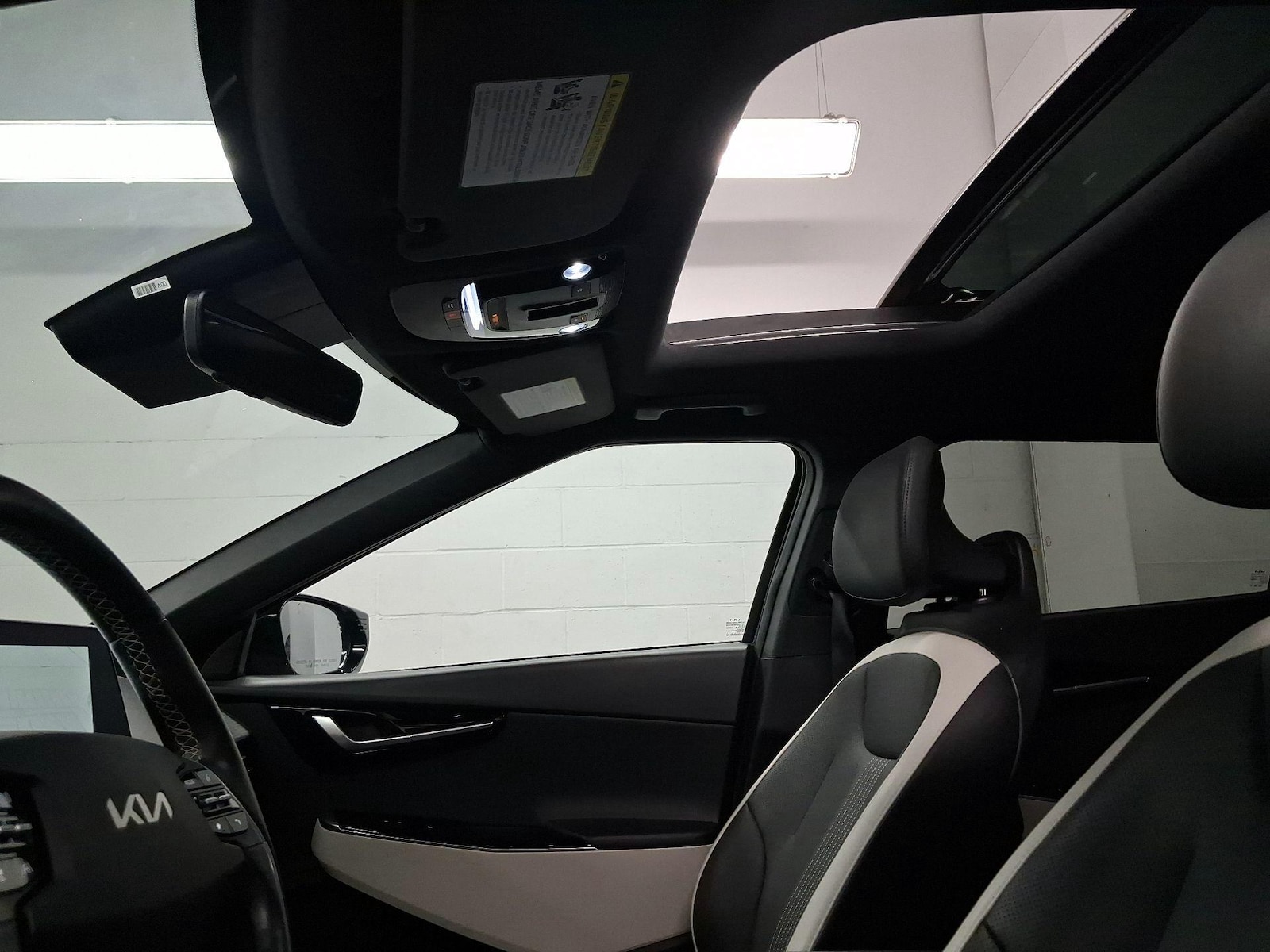 Sunroof(s) & Overhead Airbags