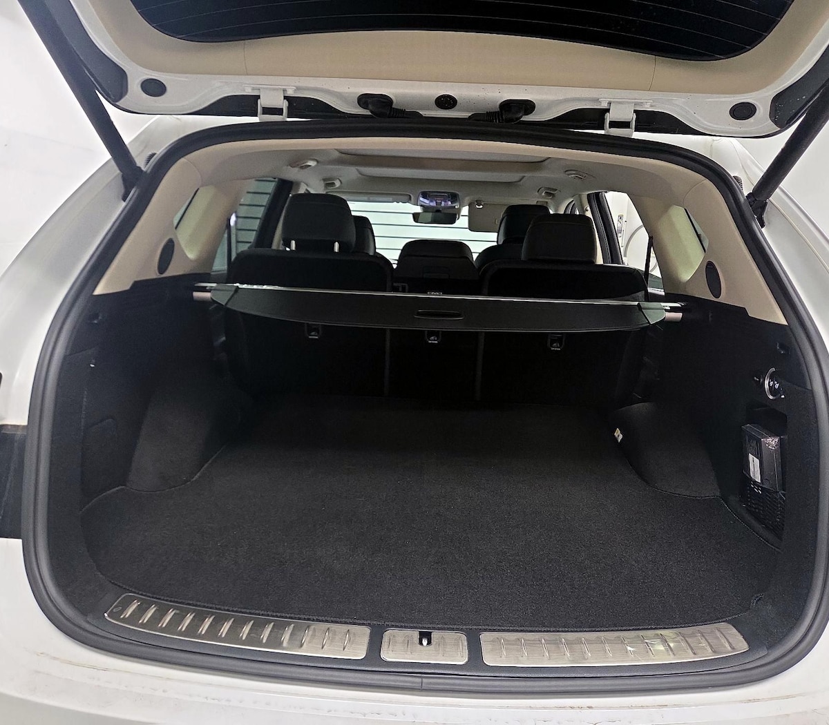 Trunk/Cargo (Seats Up)