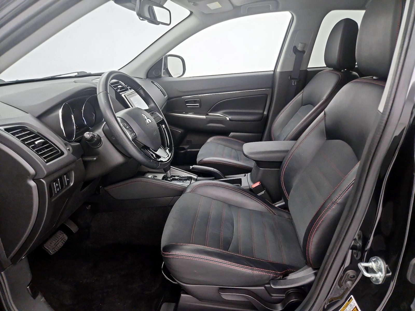 2024 Mitsubishi Outlander Sport SE - Photo 12