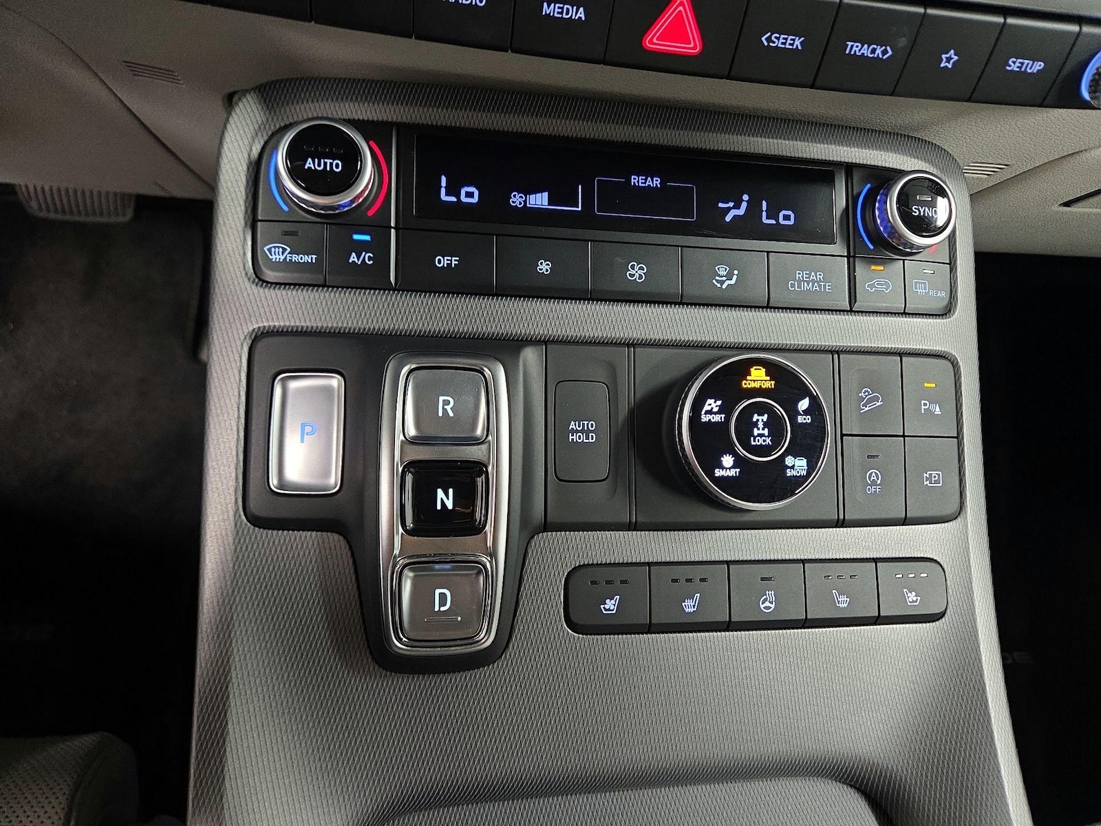 2024 Hyundai Palisade Limited - Photo 16