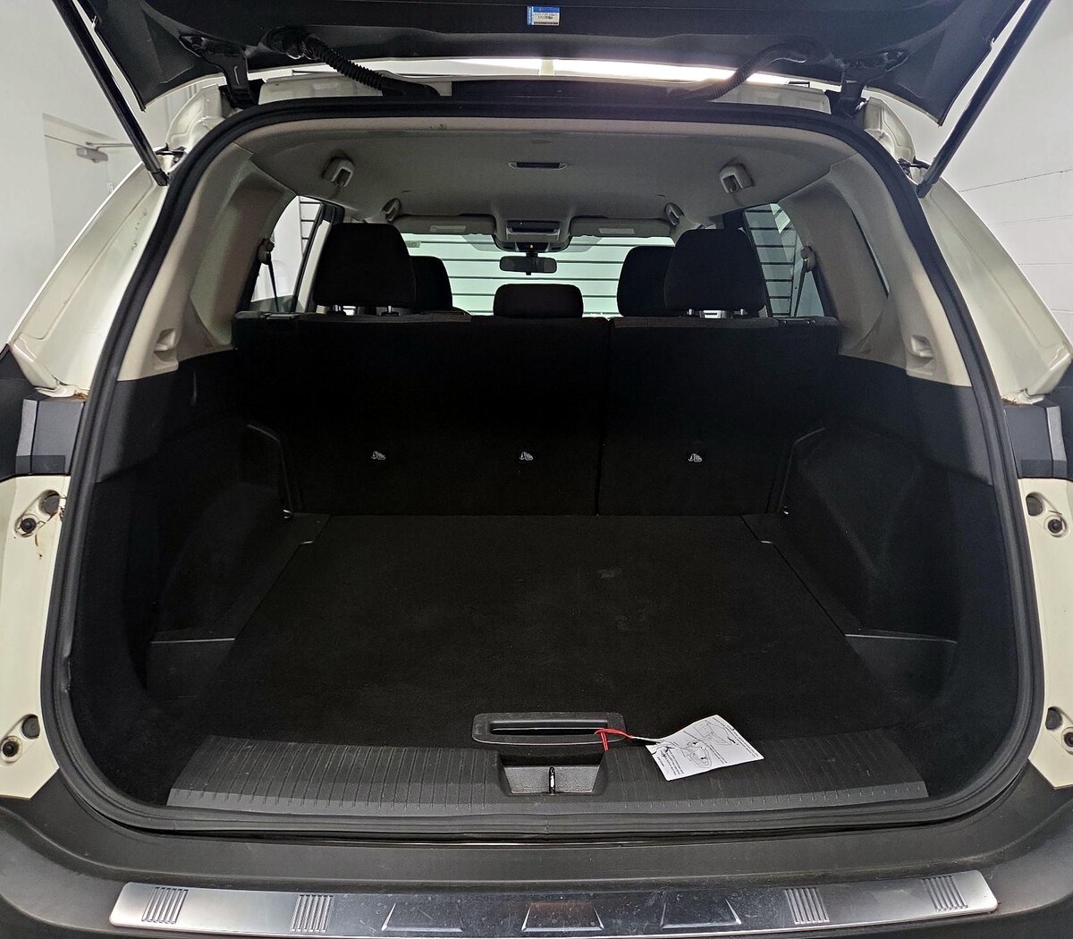 Trunk/Cargo (Seats Up)