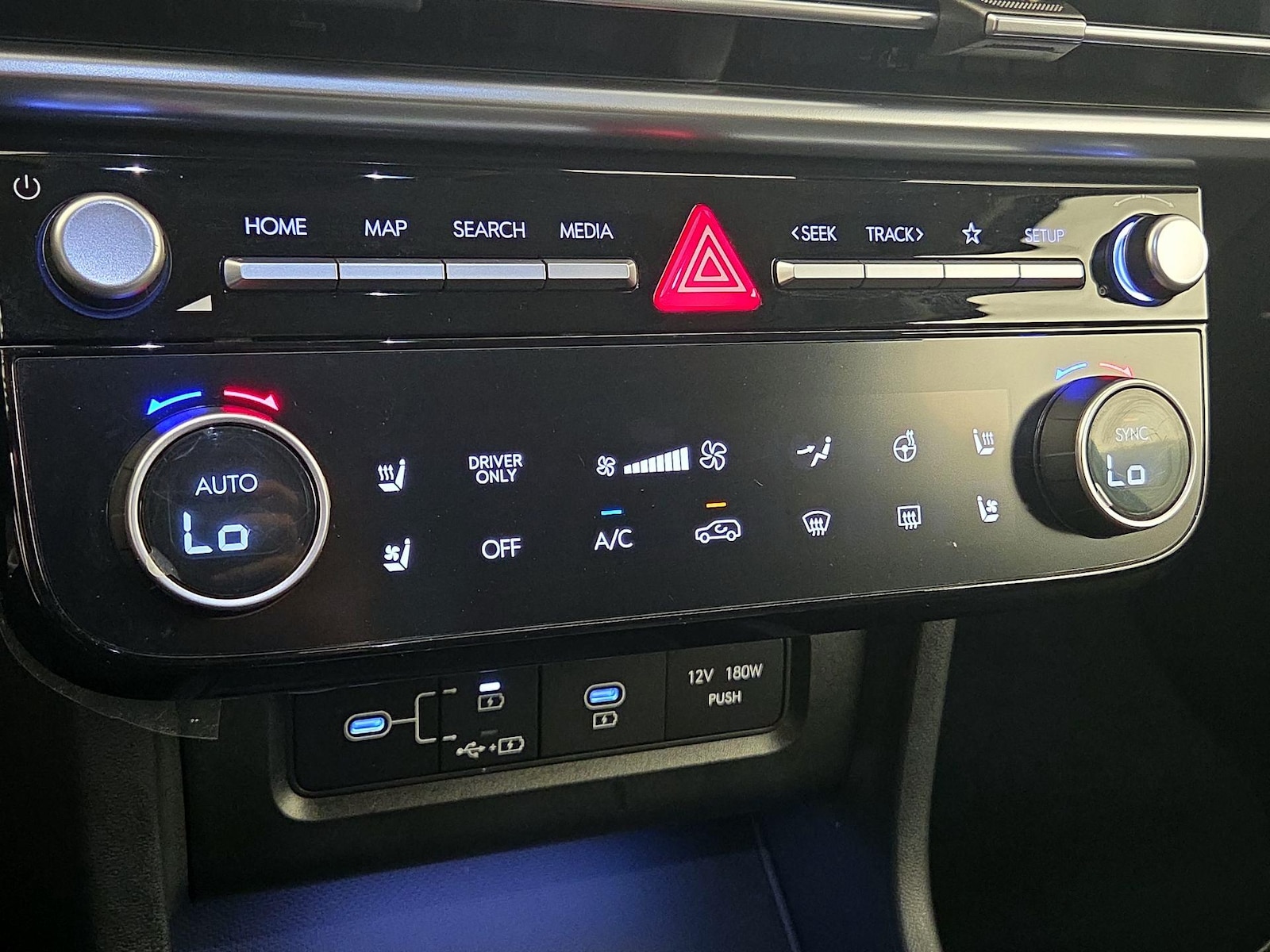 2025 Hyundai Tucson Limited - Photo 18