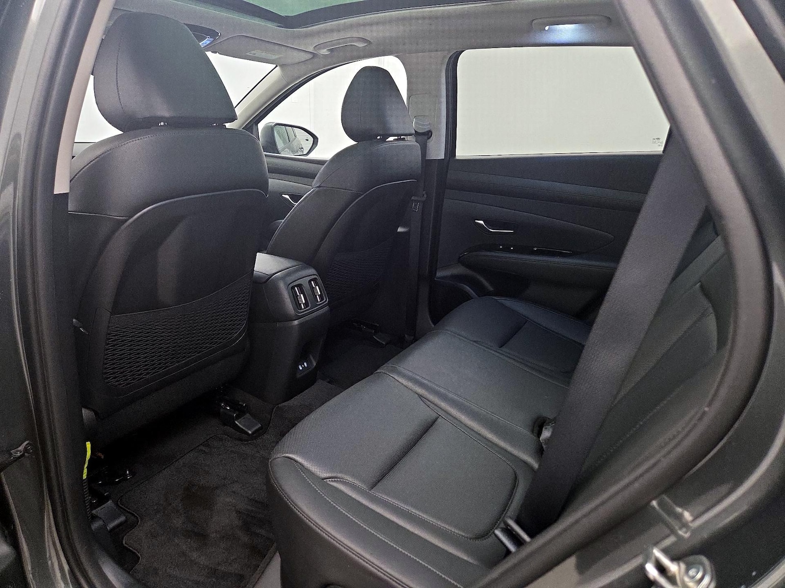 2025 Hyundai Tucson Limited - Photo 22