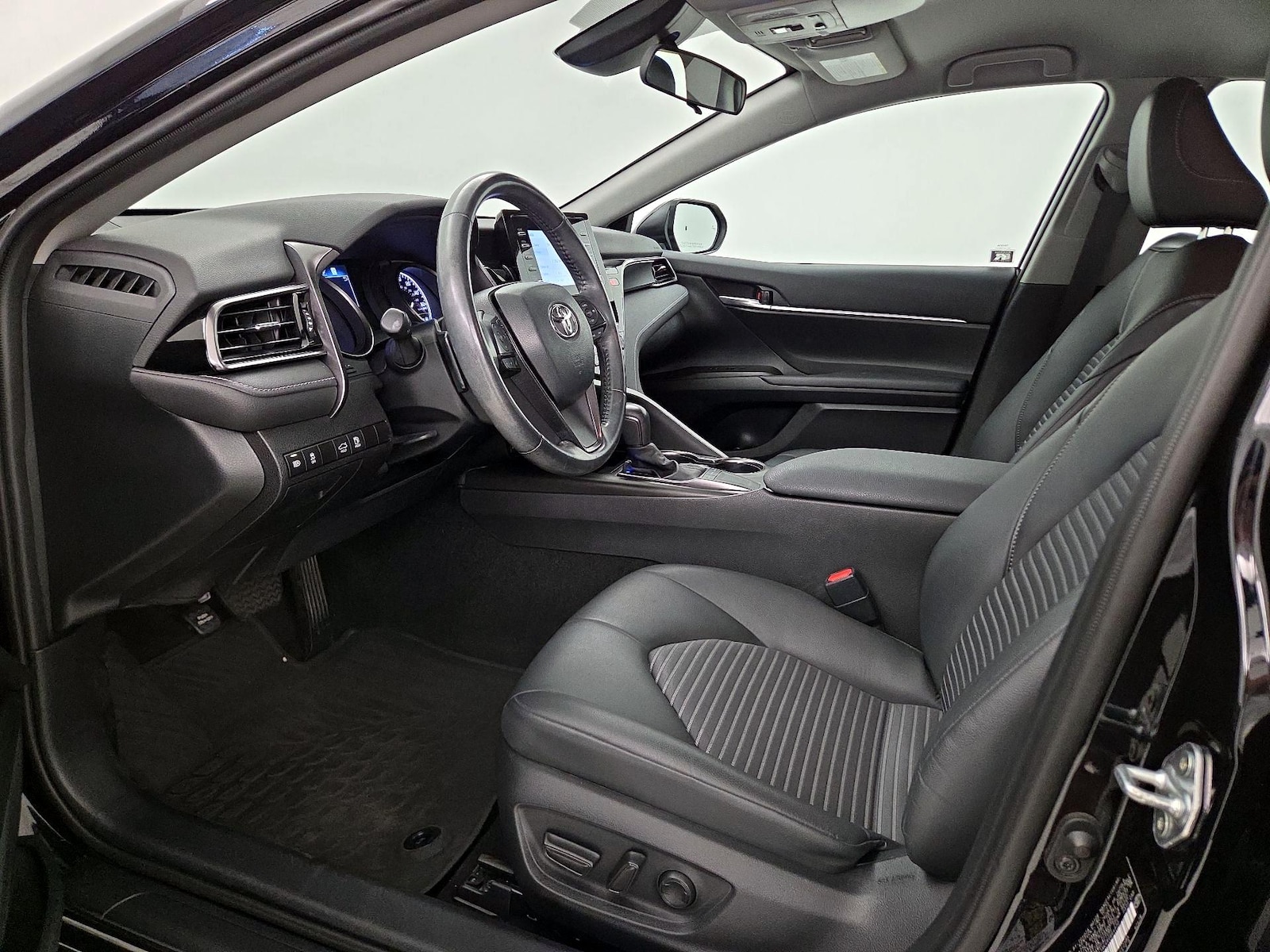 Power Seat(s) & Side Airbags