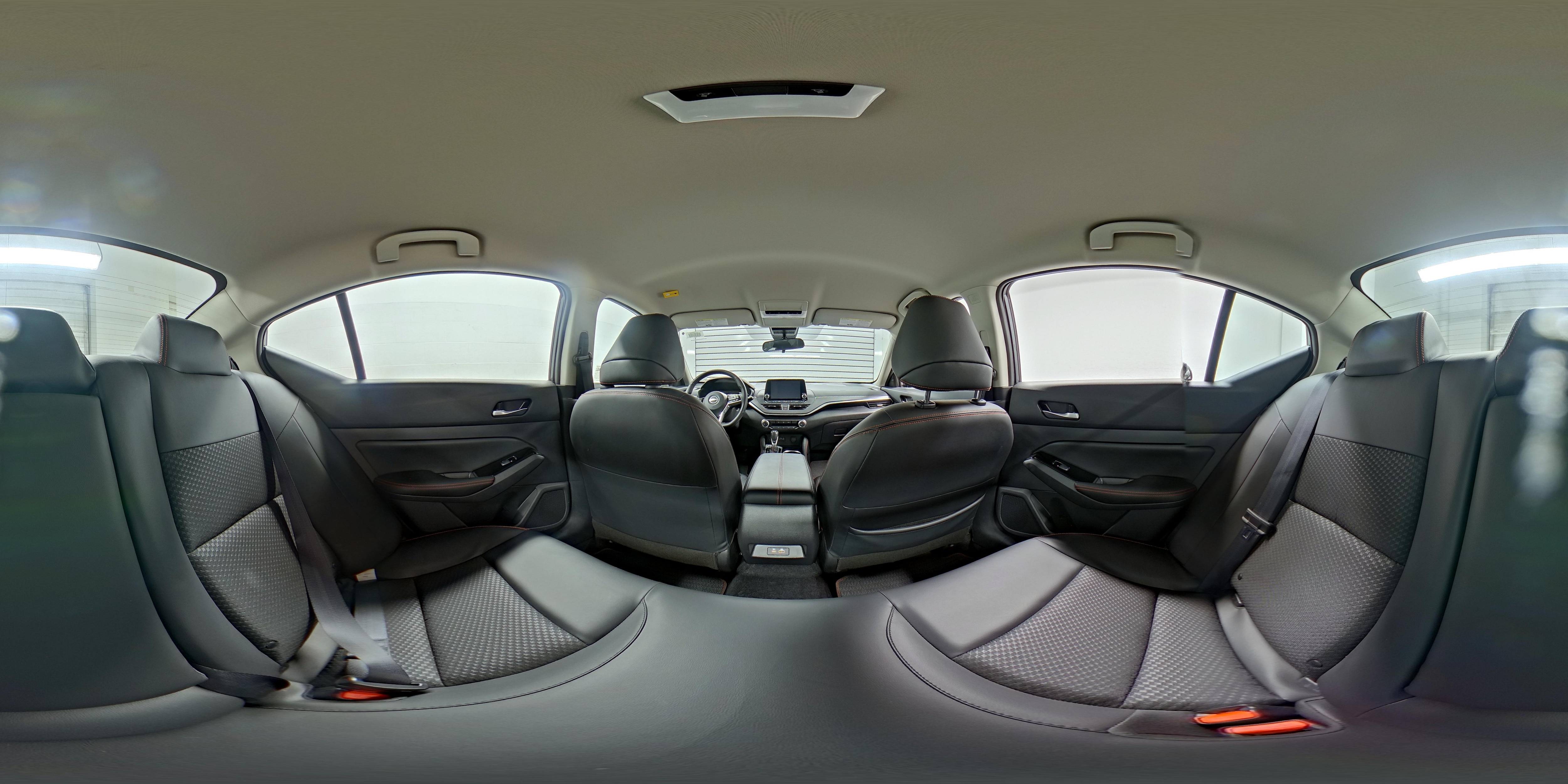 2025 Nissan Altima SR - Photo 21