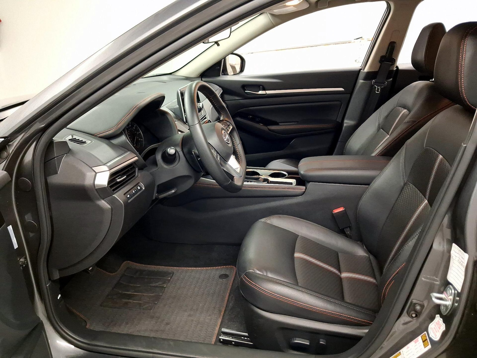 2025 Nissan Altima SR - Photo 12