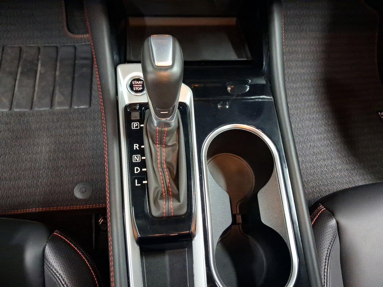 2025 Nissan Altima SR - Photo 16