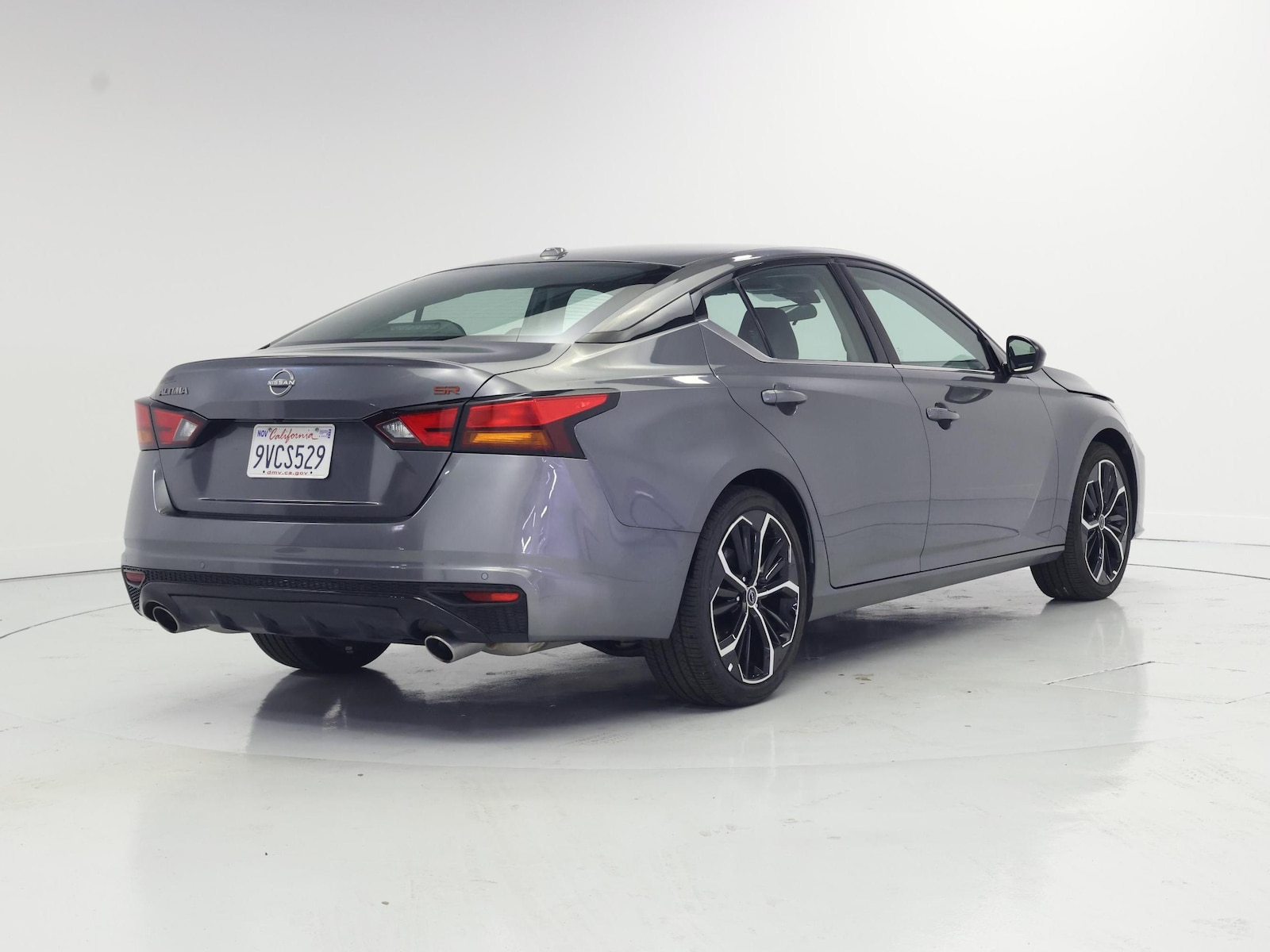 2025 Nissan Altima SR - Photo 9