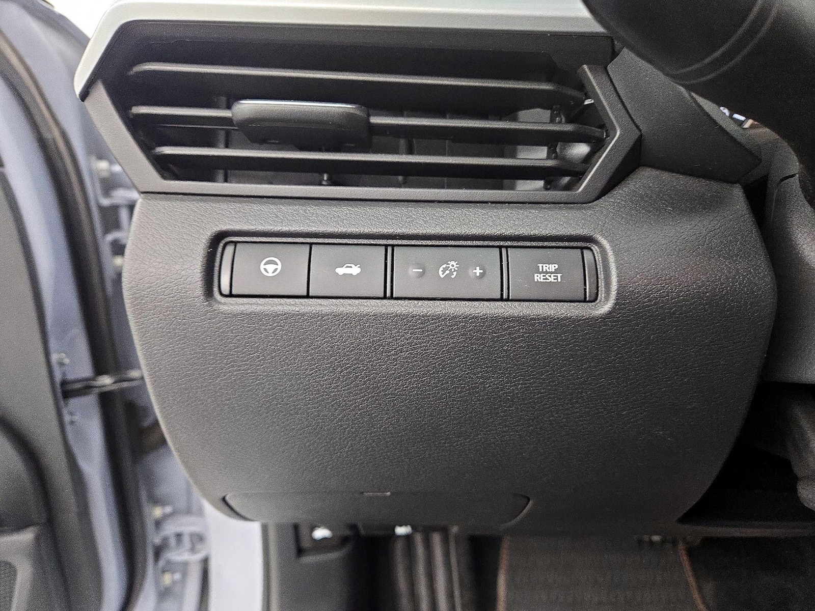 2023 Nissan Altima SR - Photo 14