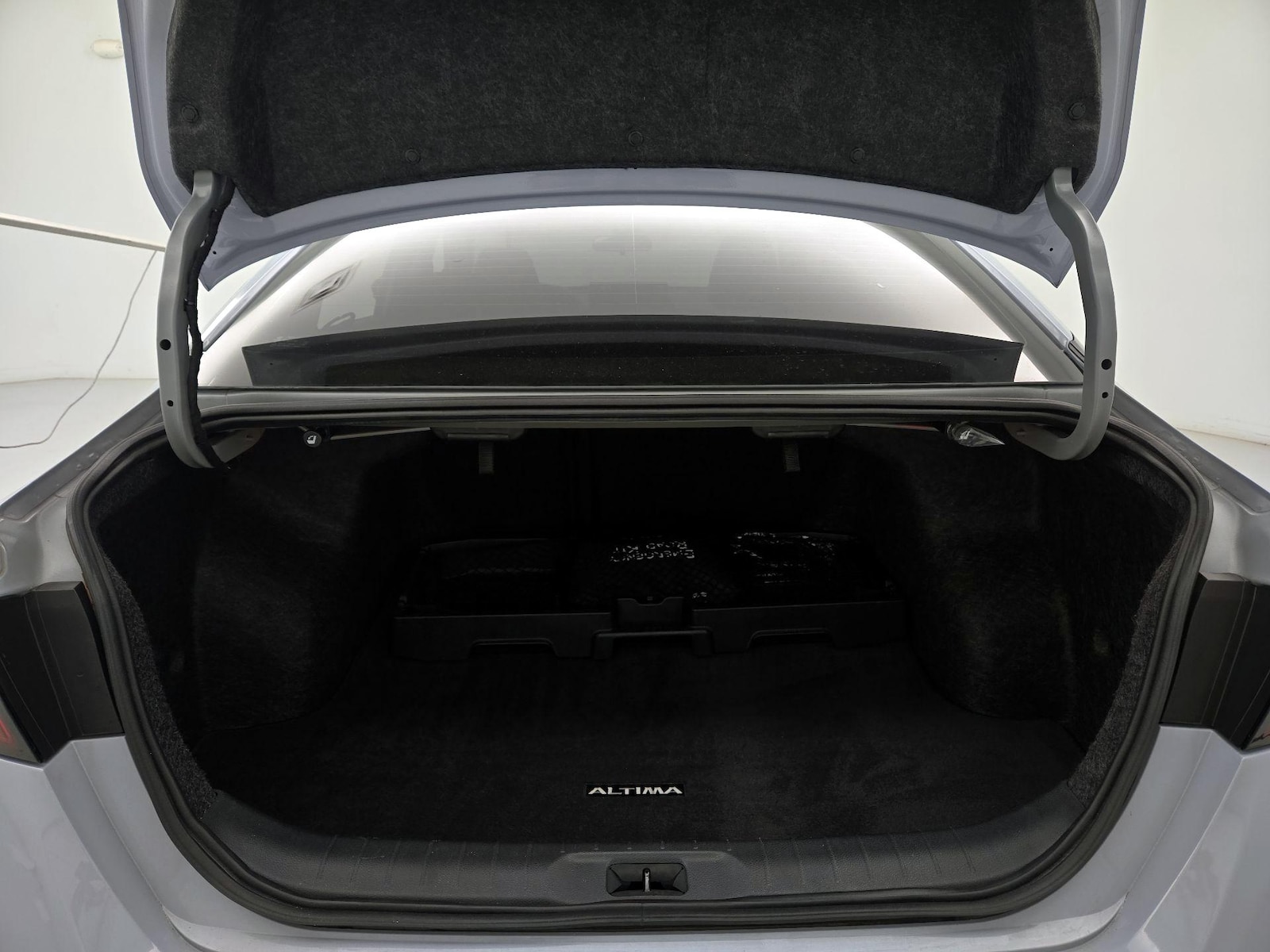 2023 Nissan Altima SR - Photo 23