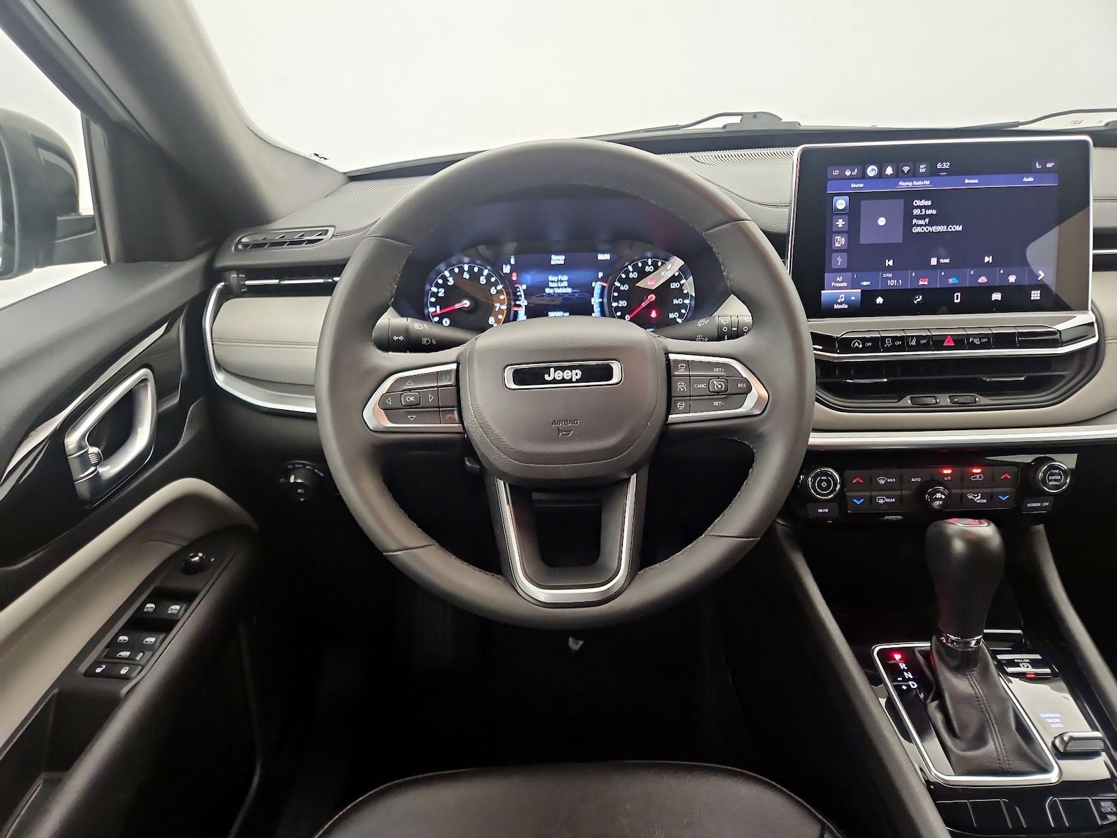 2025 Jeep Compass Limited - Photo 11