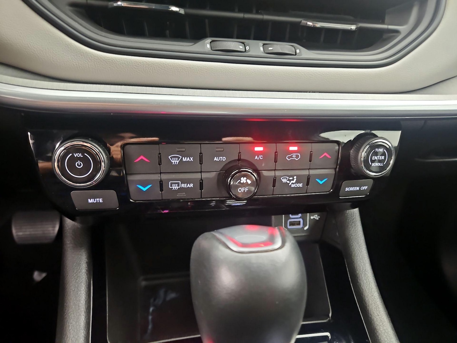 2025 Jeep Compass Limited - Photo 17