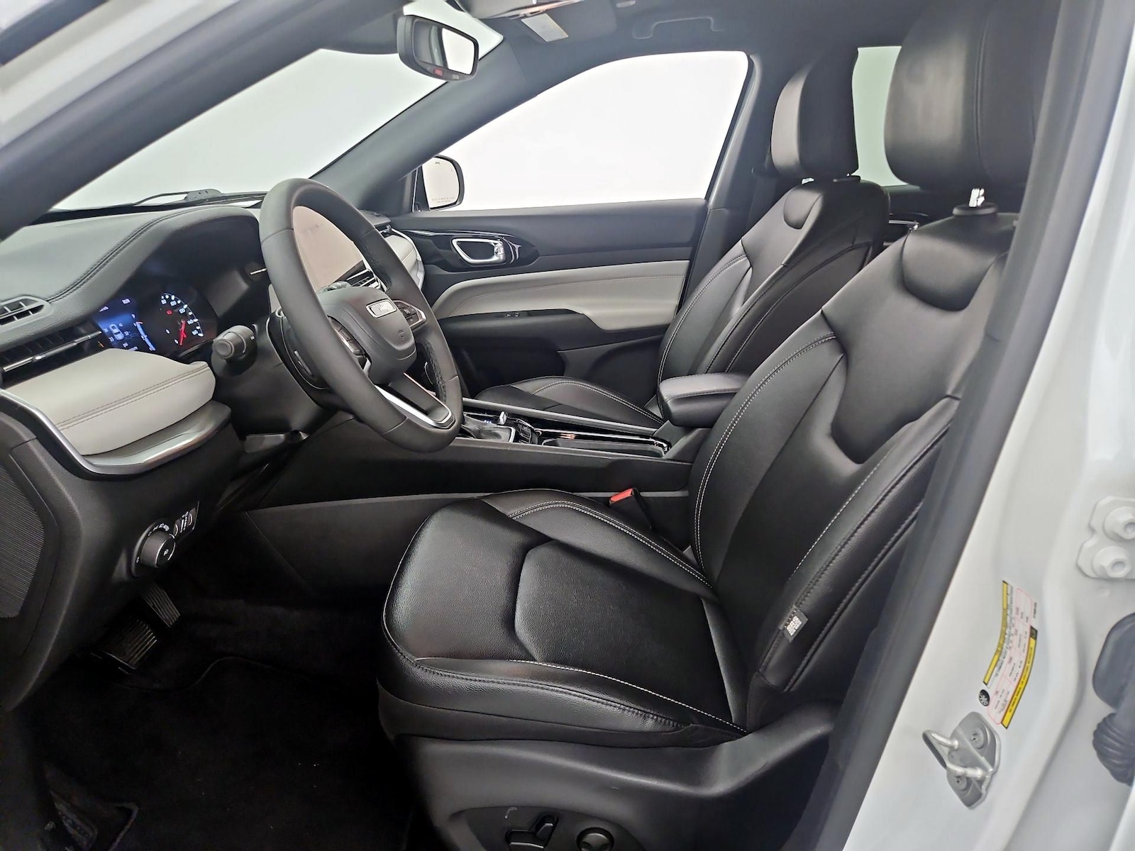 2025 Jeep Compass Limited - Photo 12