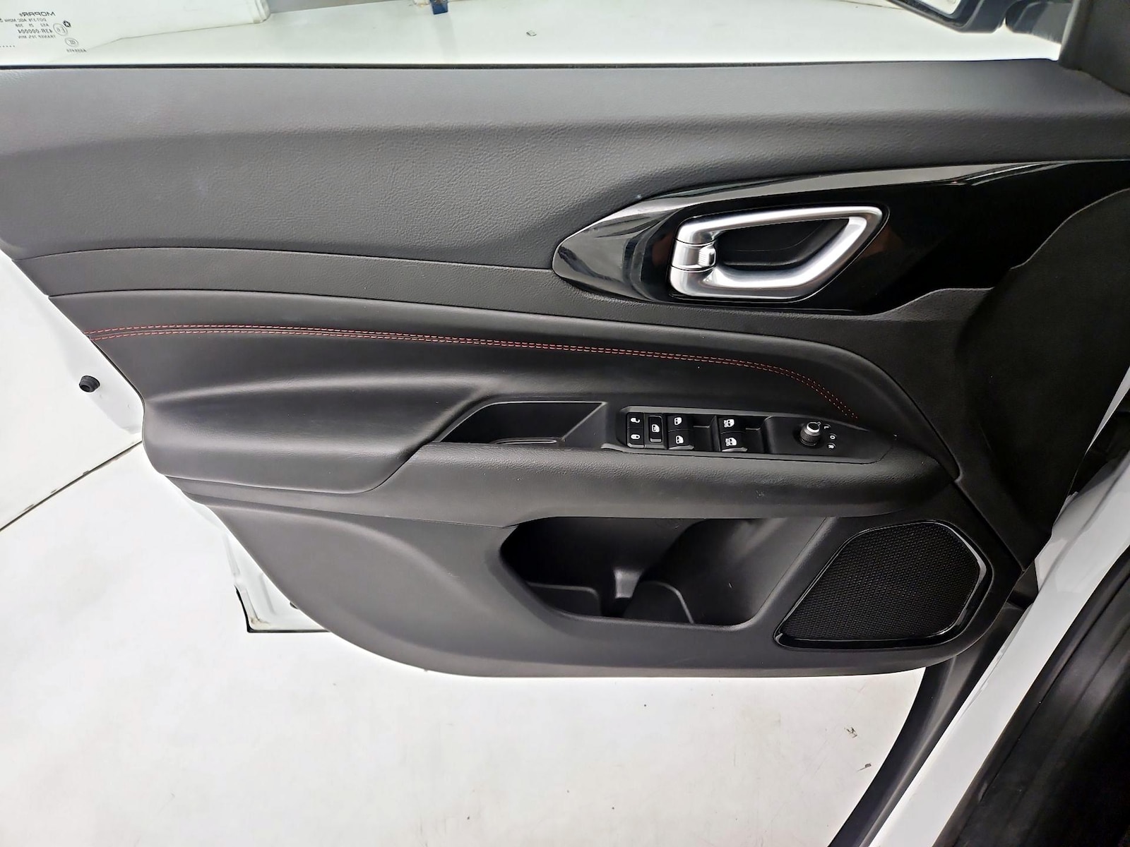 2025 Jeep Compass Trailhawk - Photo 13