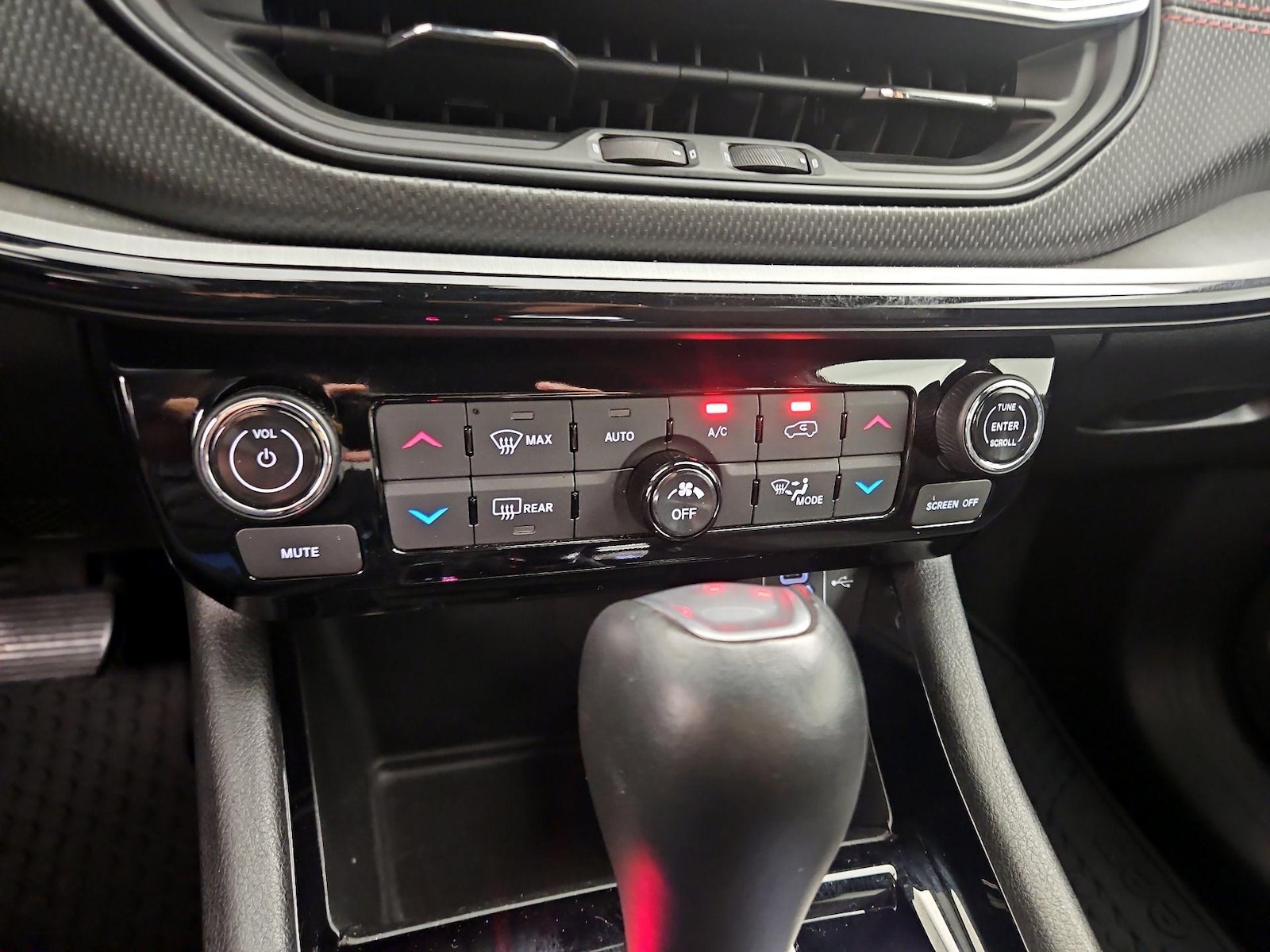 2025 Jeep Compass Trailhawk - Photo 17