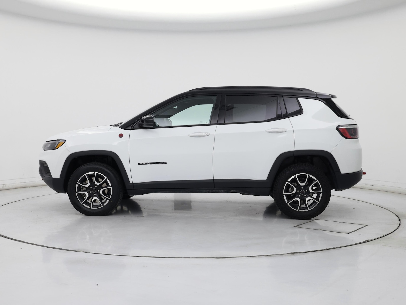 2025 Jeep Compass Trailhawk - Photo 4
