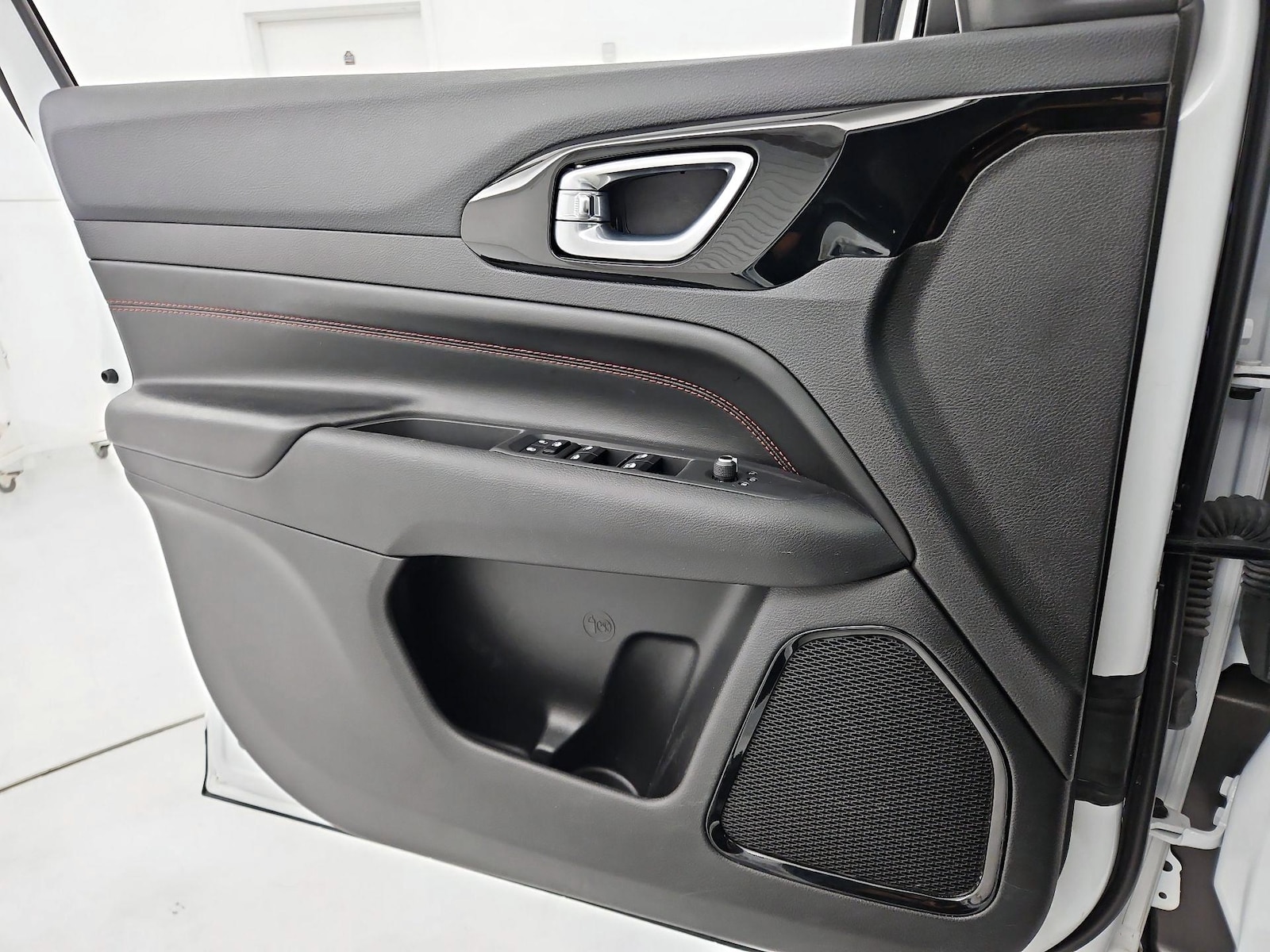 2025 Jeep Compass Trailhawk - Photo 13