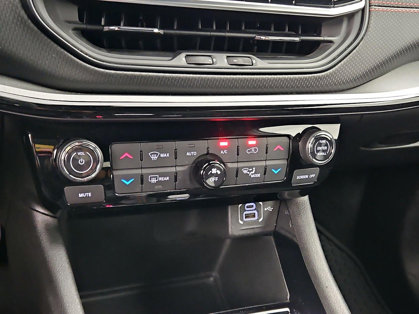 2025 Jeep Compass Trailhawk - Photo 17