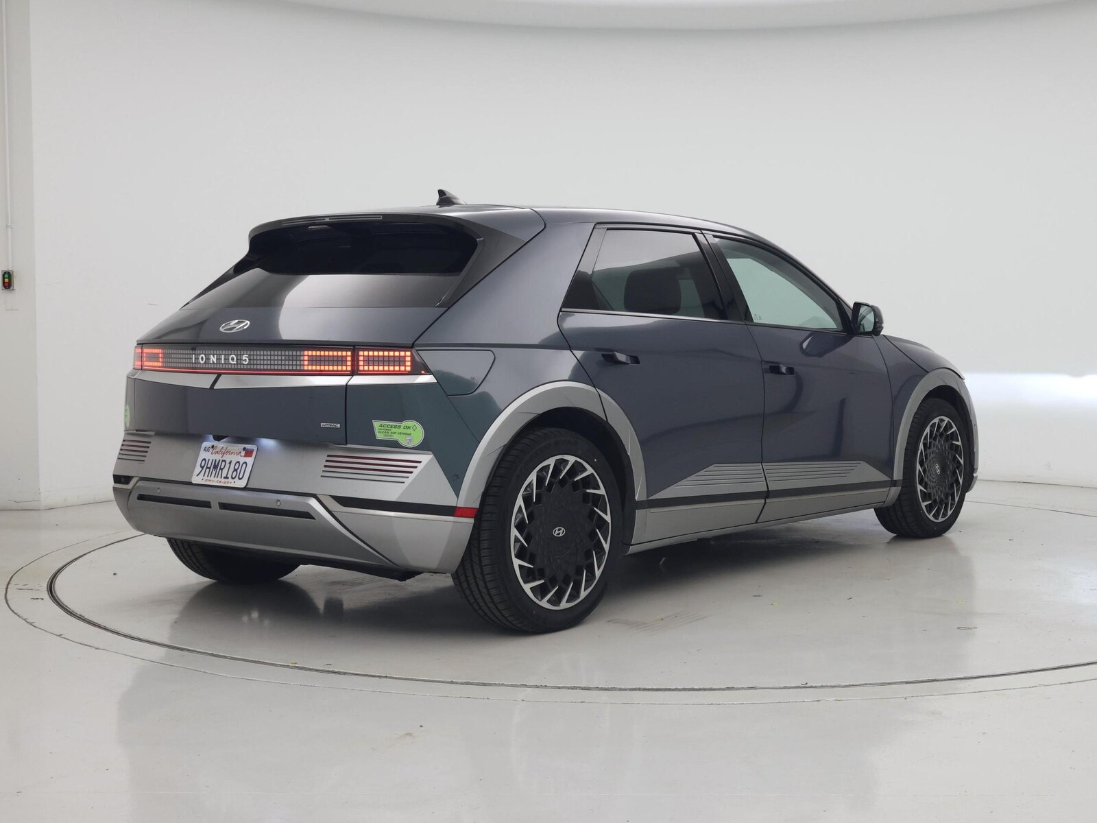 2023 Hyundai IONIQ 5 Limited - Photo 9