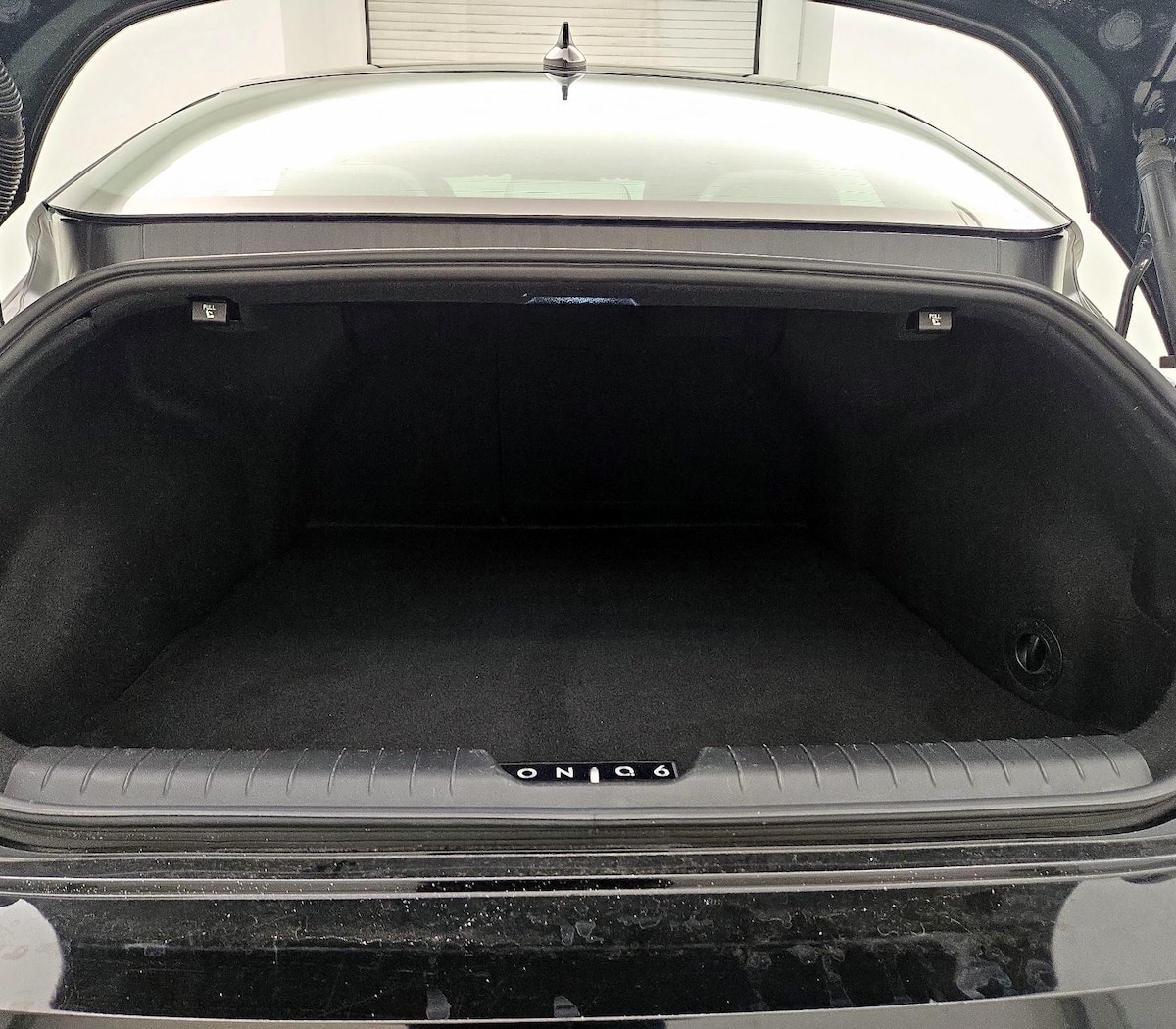 Trunk/Cargo (Seats Up)