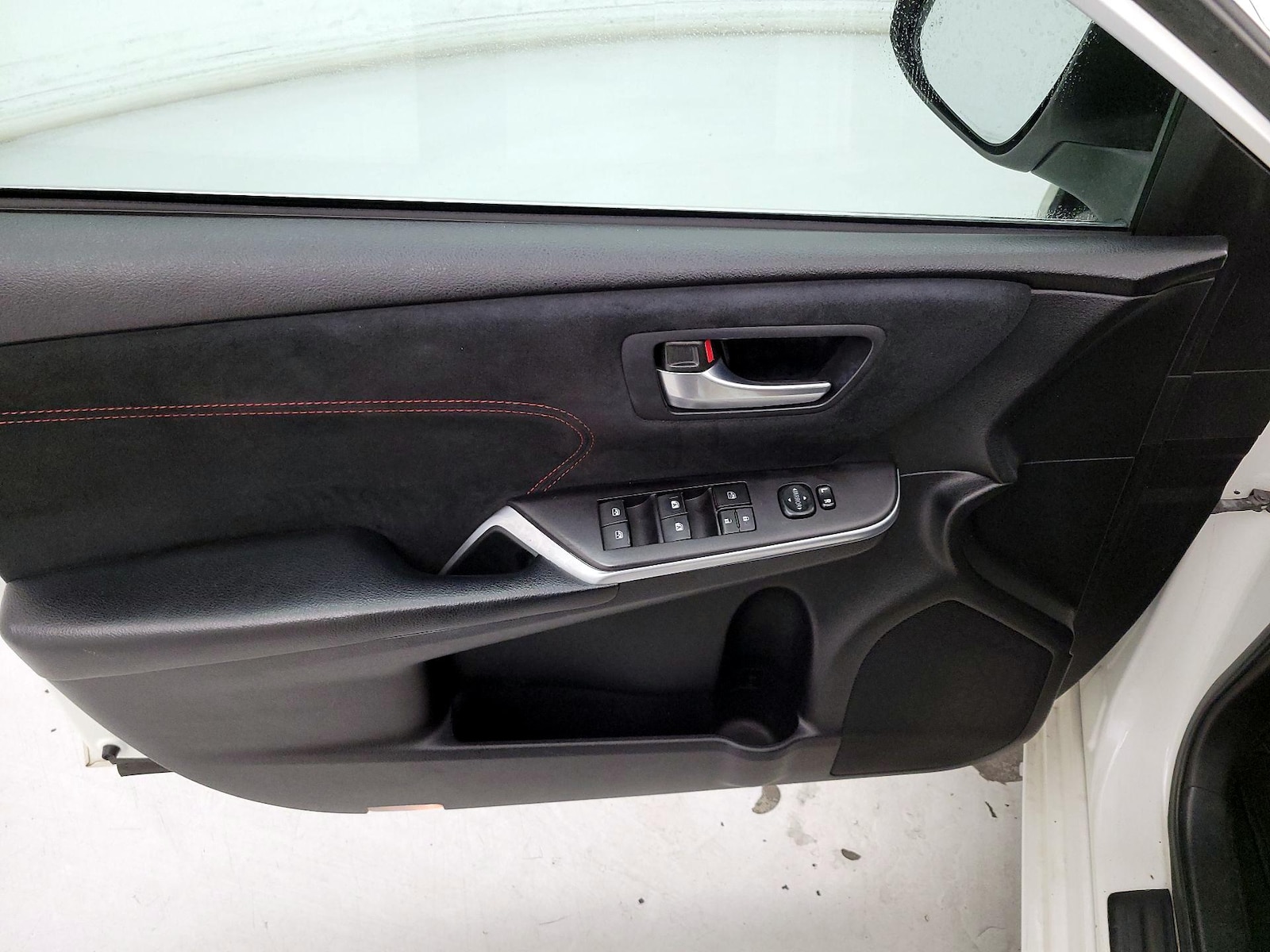 2015 Toyota Camry XSE - Photo 13