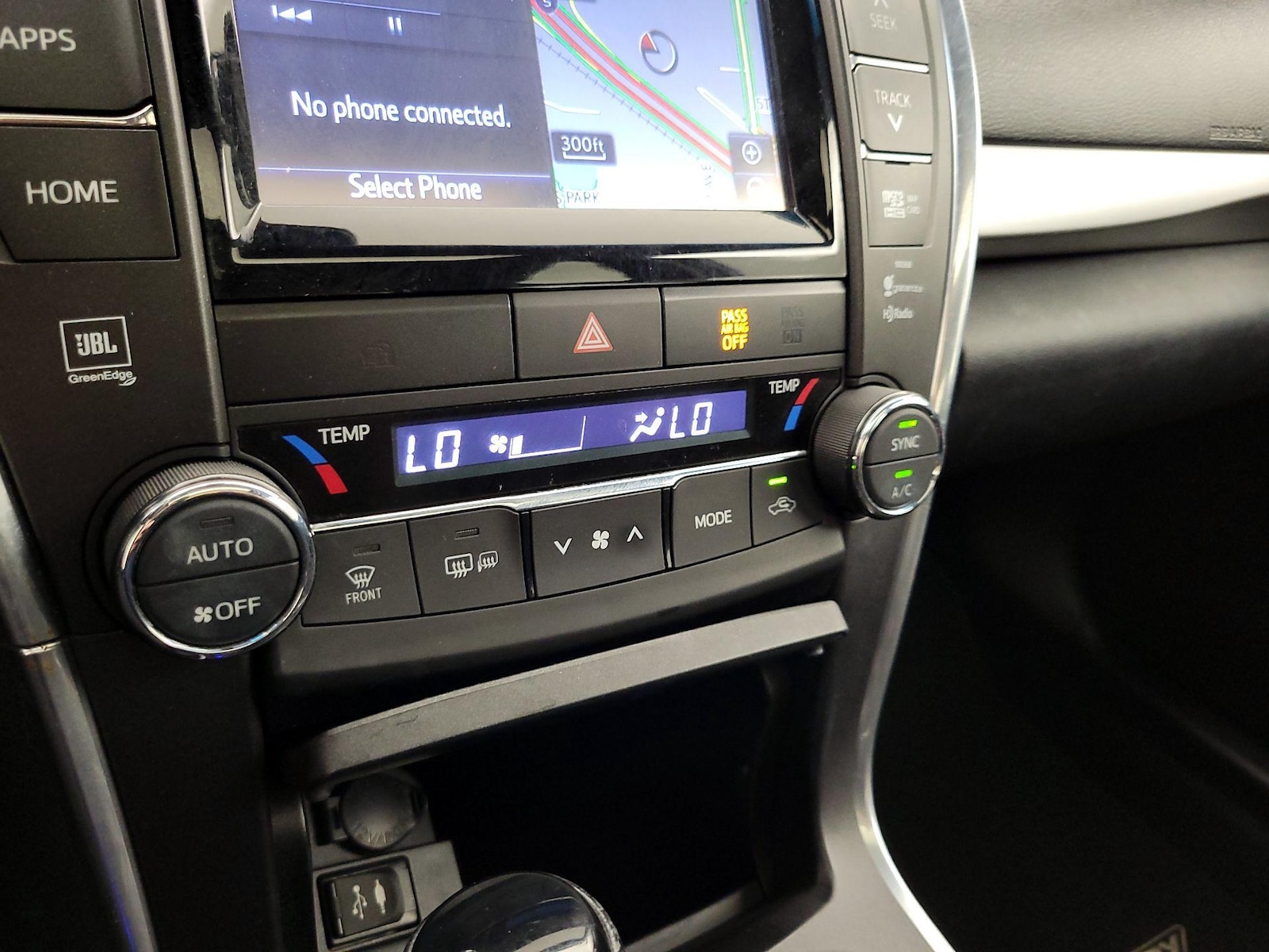 2015 Toyota Camry XSE - Photo 18