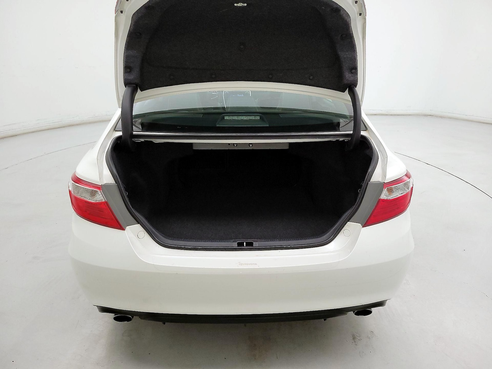 2015 Toyota Camry XSE - Photo 23